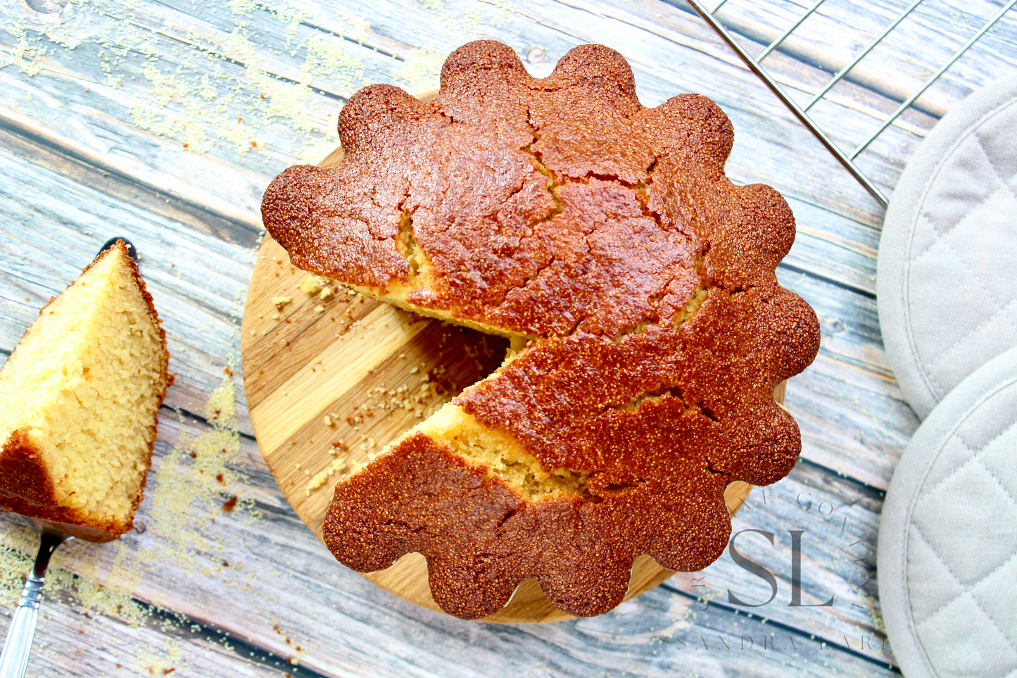 Healthy Eggless Semolina Cake Set 1 of 2