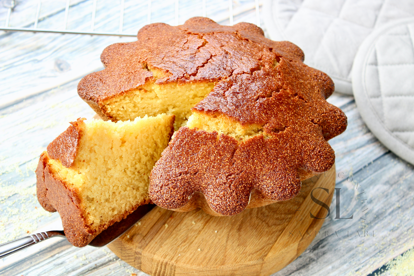 Healthy Eggless Semolina Cake Set 1 of 2