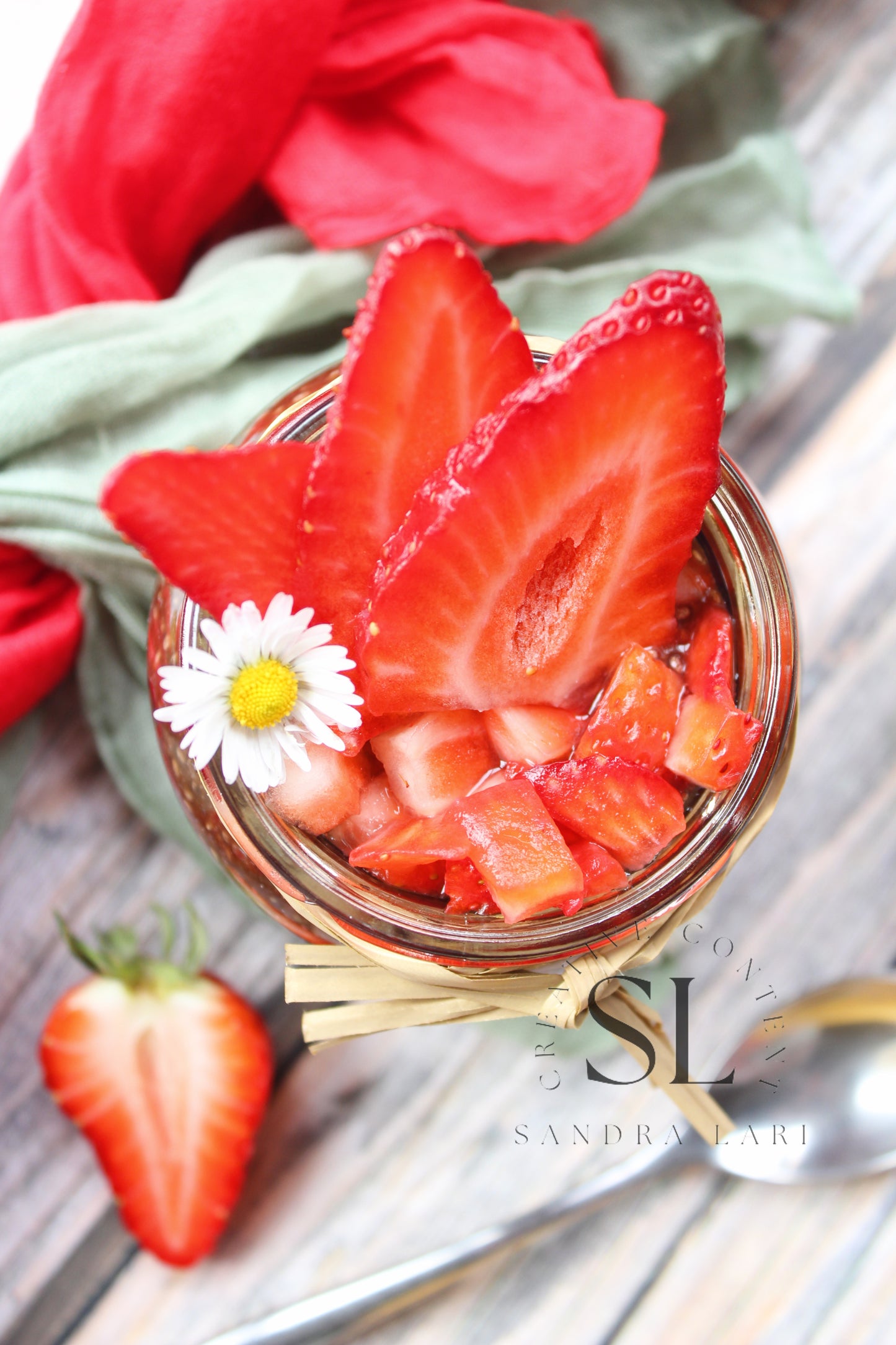 Raw Strawberry & Carob Chia Pudding - Set 3 of 3