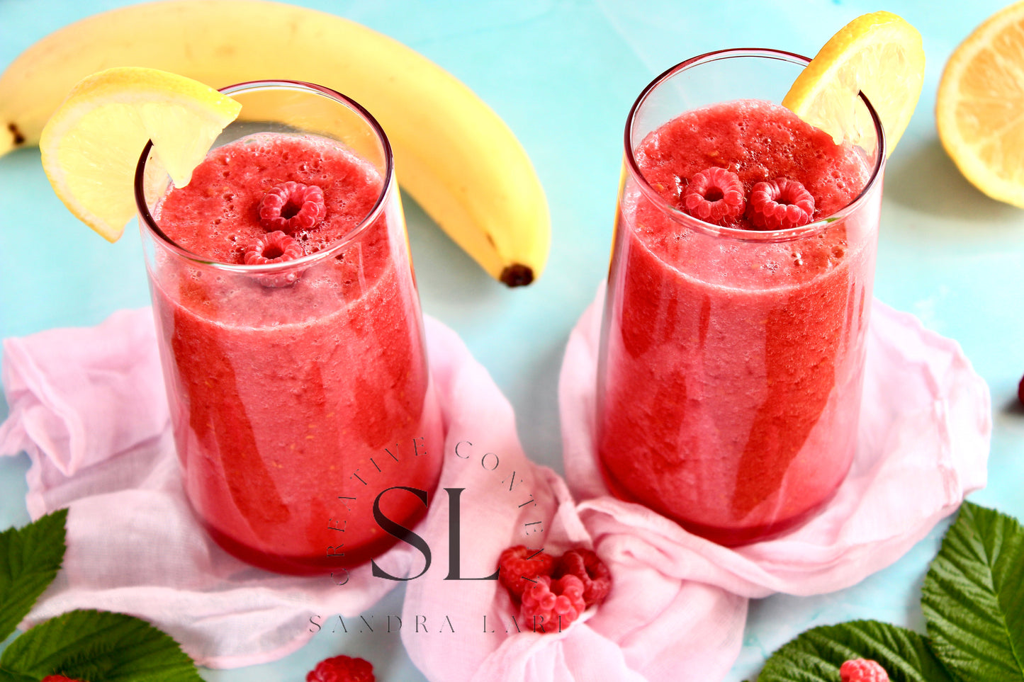 Raw Vegan Raspberry-Lemon Smoothie - Set 1 of 4