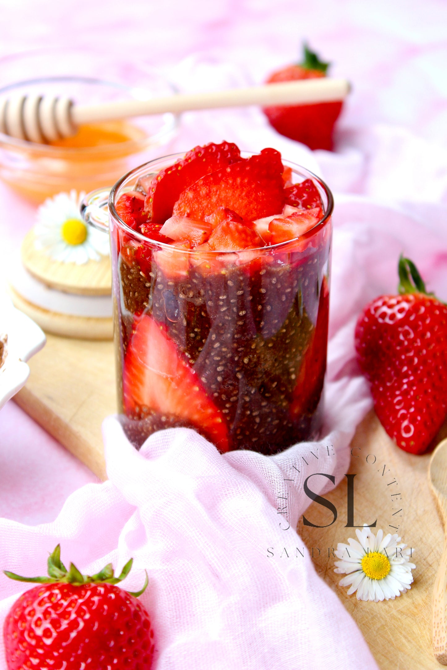 Raw Strawberry & Carob Chia Pudding - Set 2 of 3