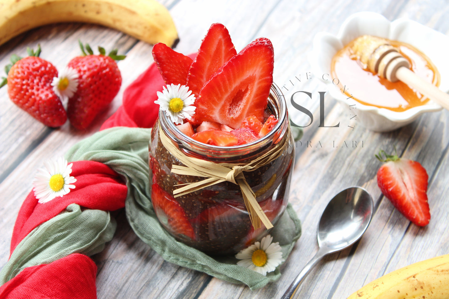Raw Strawberry & Carob Chia Pudding - Set 3 of 3