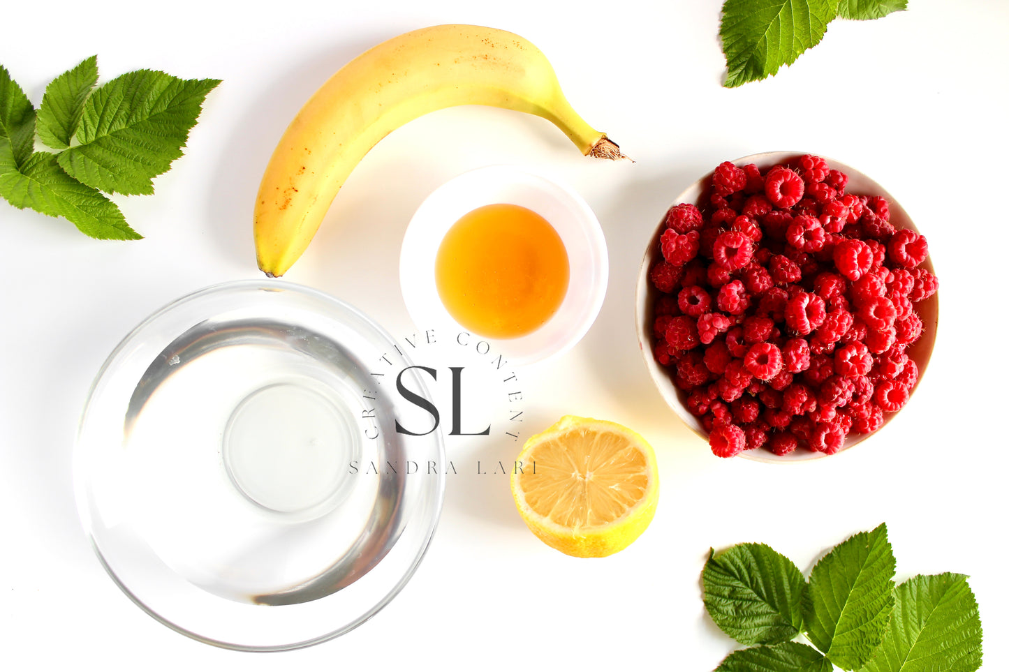Raw Vegan Raspberry-Lemon Smoothie - Set 3 of 4