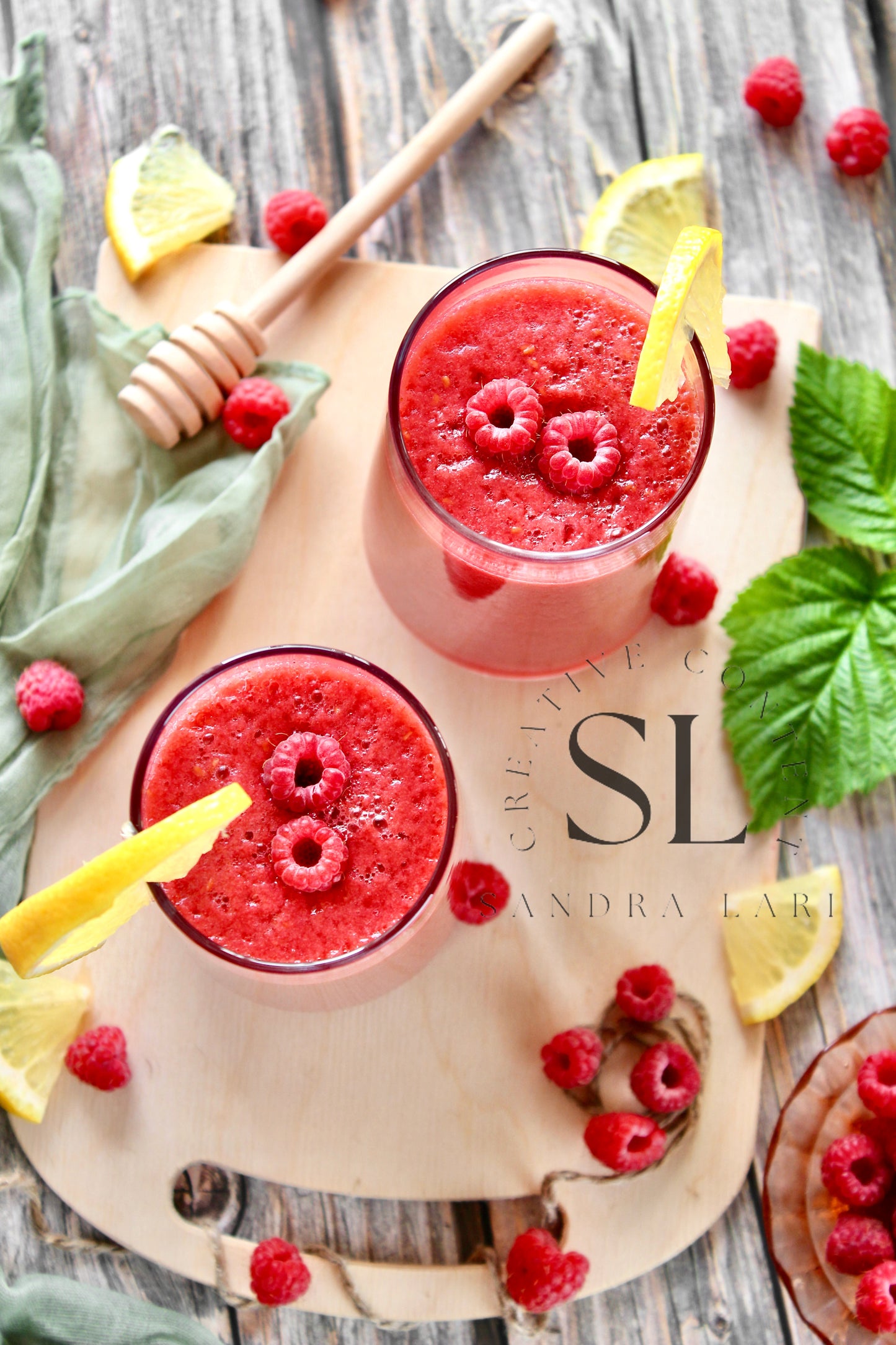Raw Vegan Raspberry-Lemon Smoothie - Set 2 of 4