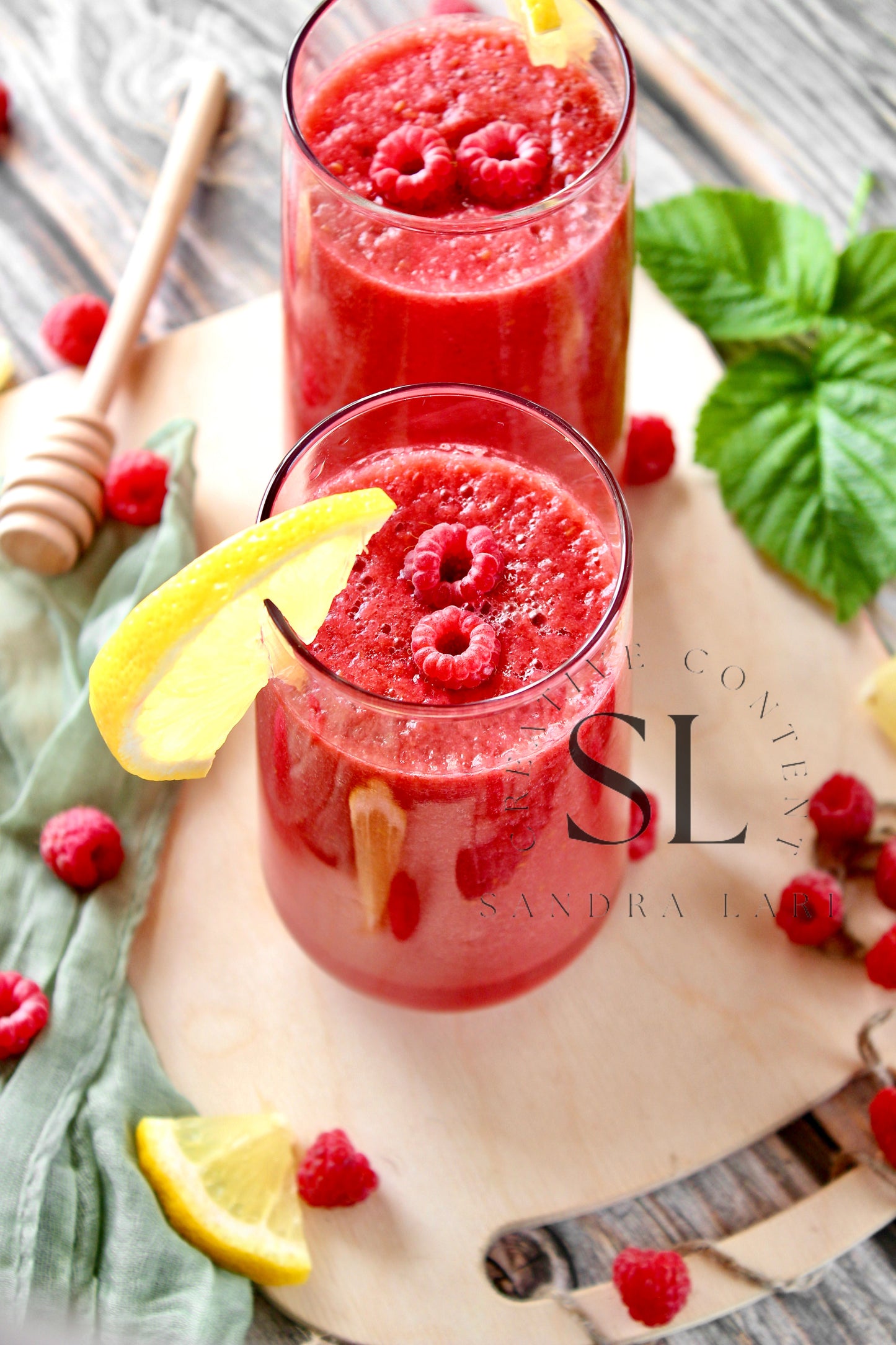 Raw Vegan Raspberry-Lemon Smoothie - Set 2 of 4