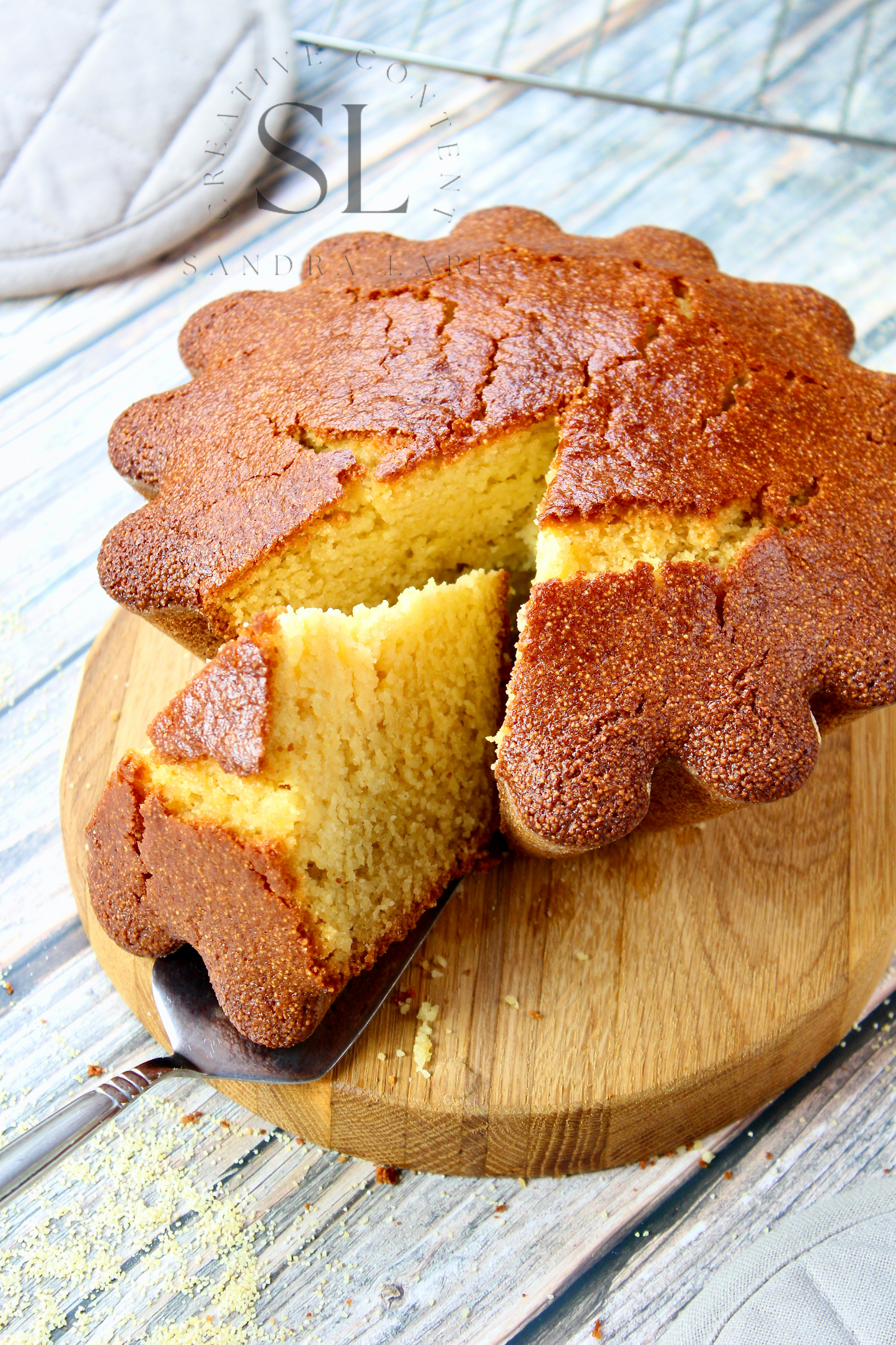 Healthy Eggless Semolina Cake Set 1 of 2