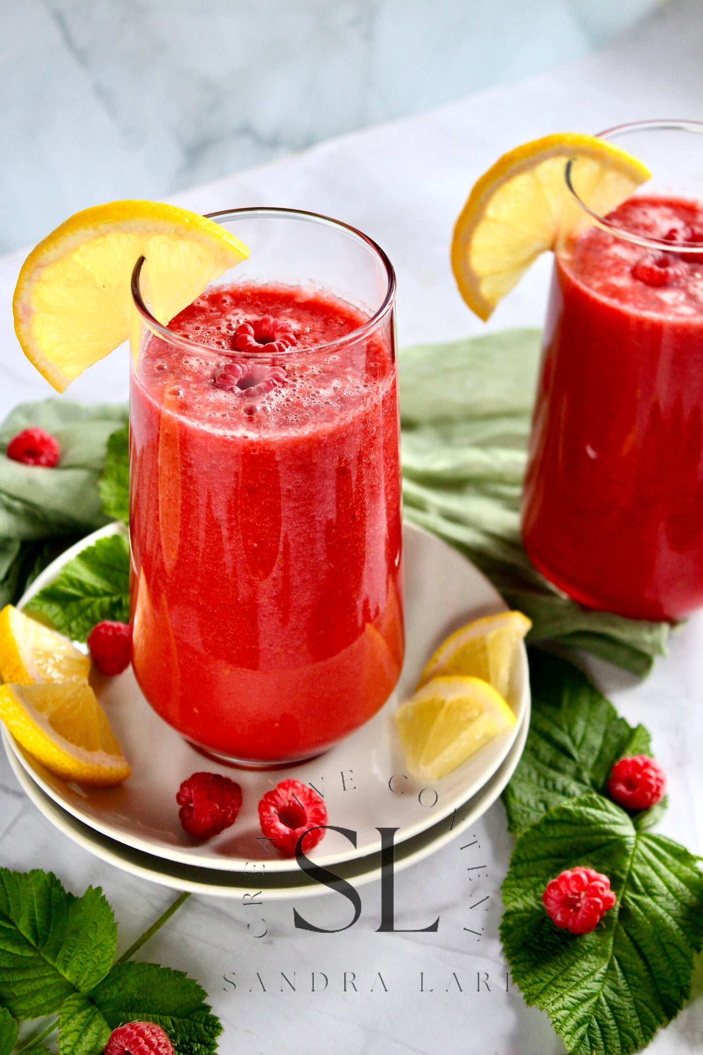 Raw Vegan Raspberry-Lemon Smoothie - Set 4 of 4