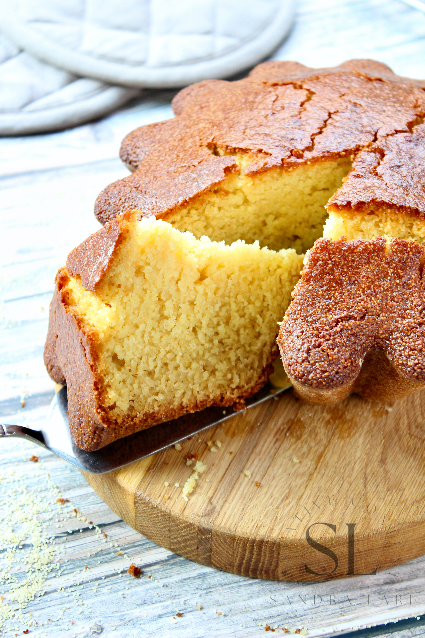 Healthy Eggless Semolina Cake Set 1 of 2
