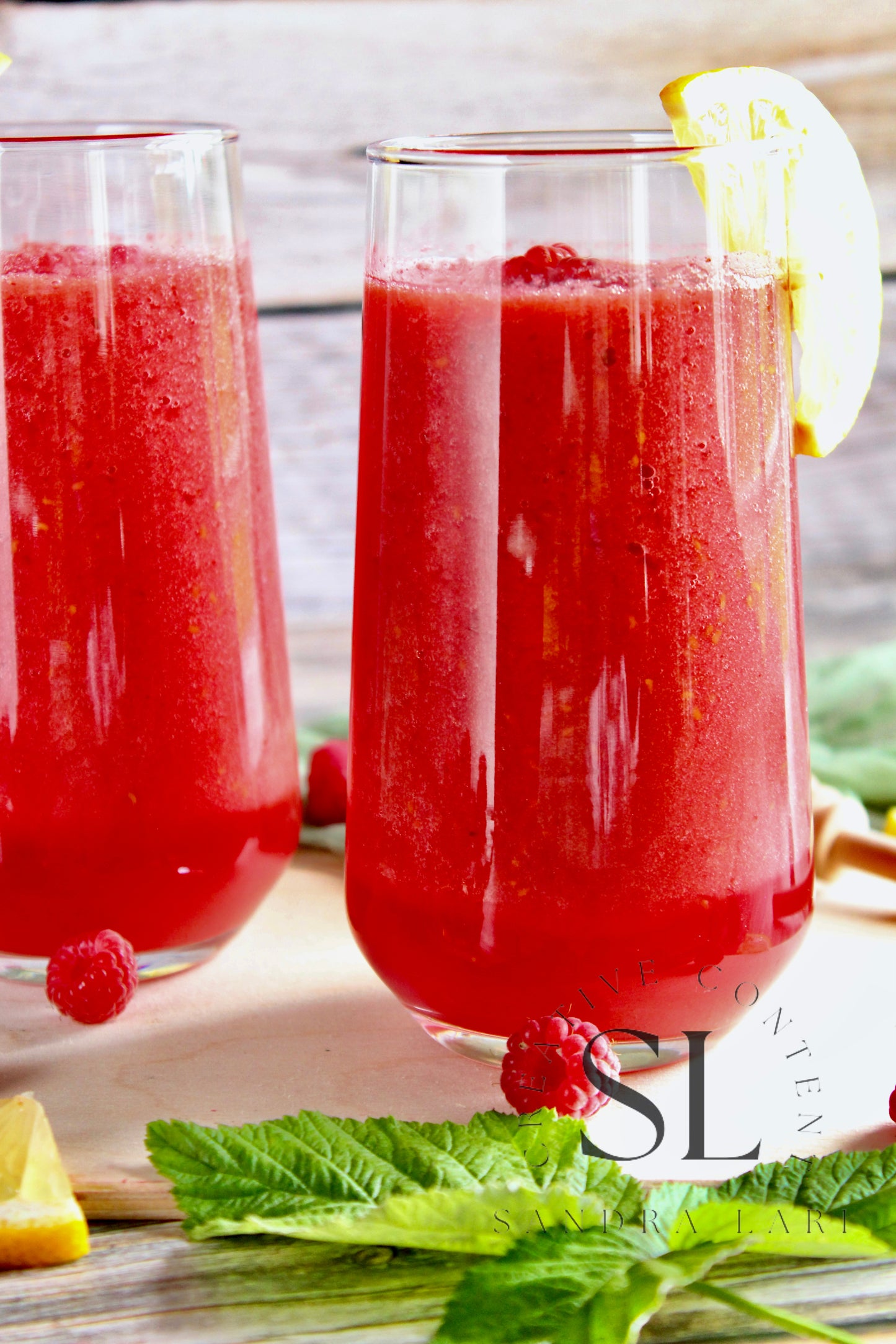 Raw Vegan Raspberry-Lemon Smoothie - Set 2 of 4