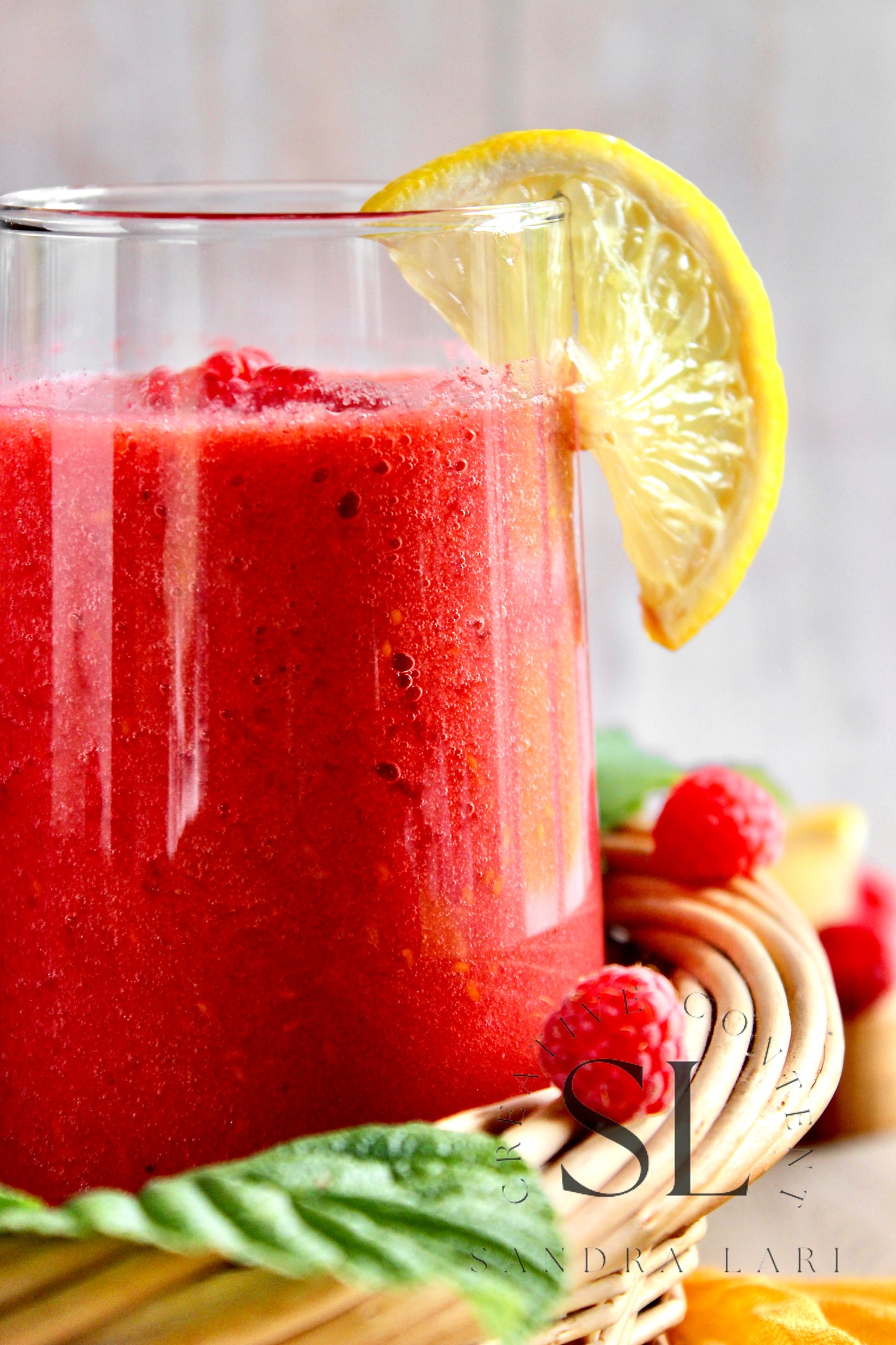 Raw Vegan Raspberry-Lemon Smoothie - Set 3 of 4