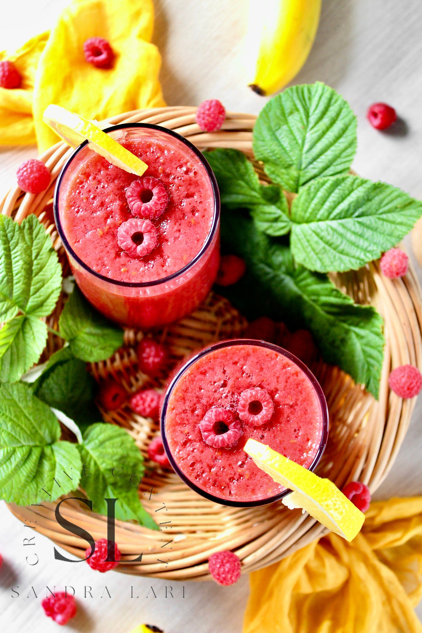 Raw Vegan Raspberry-Lemon Smoothie - Set 3 of 4