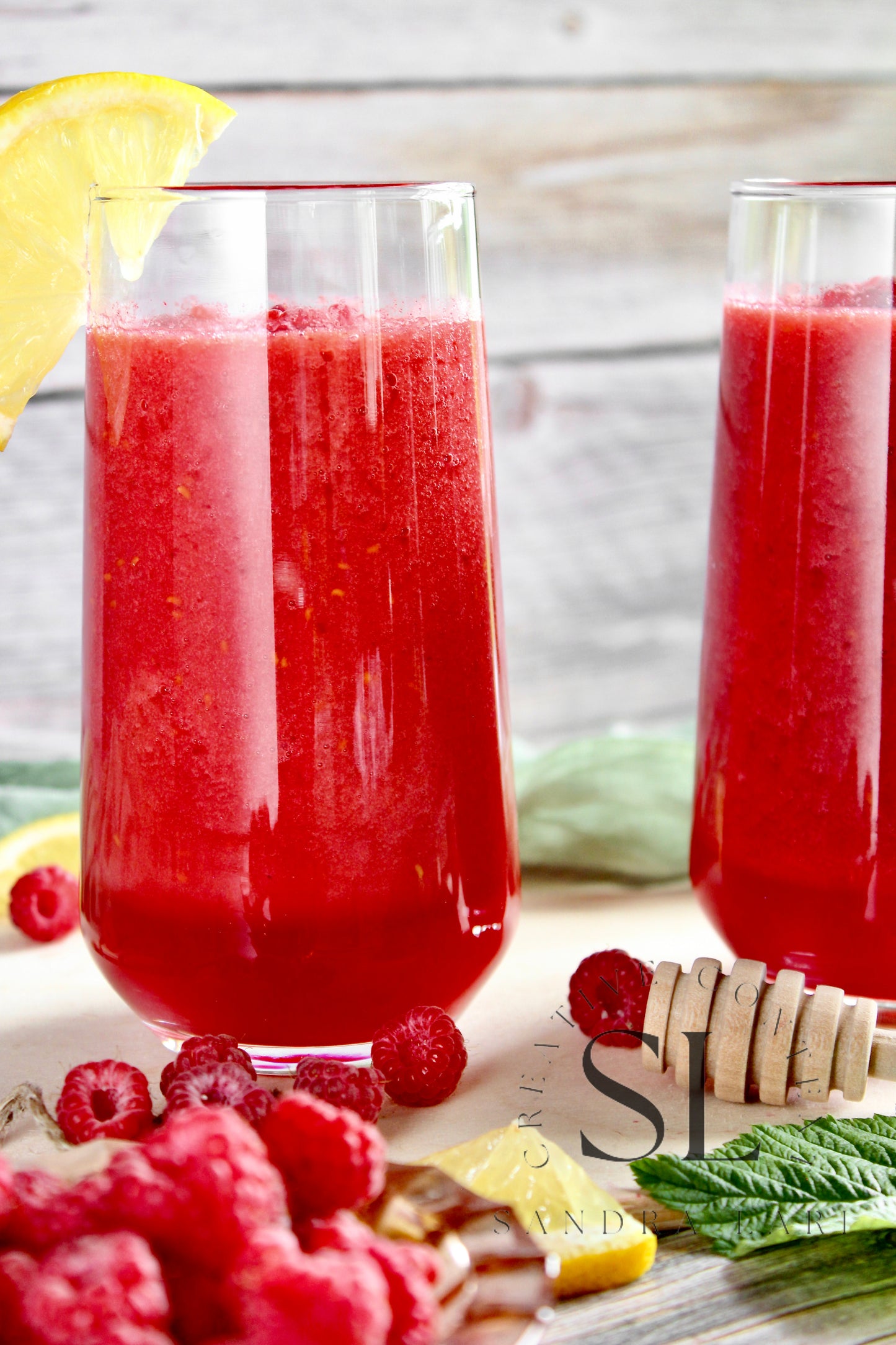 Raw Vegan Raspberry-Lemon Smoothie - Set 2 of 4