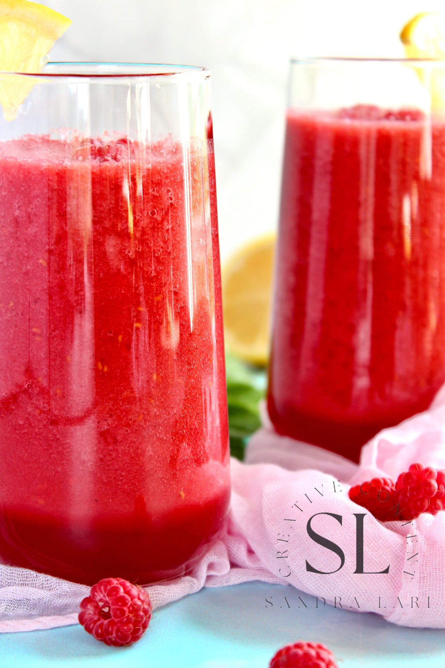 Raw Vegan Raspberry-Lemon Smoothie - Set 1 of 4