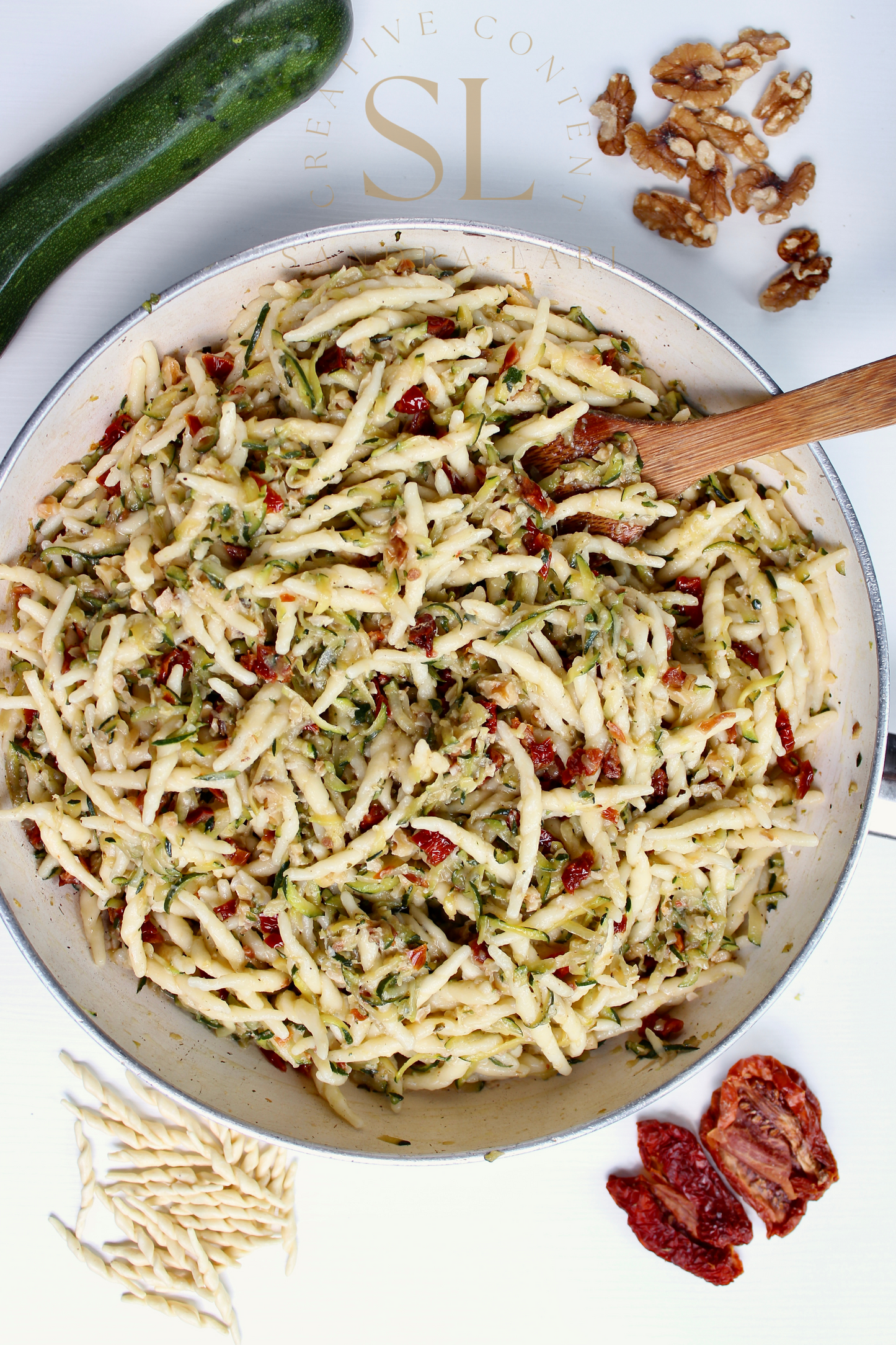 Vegan Pasta with Zucchine, Dry Tomatoes and Walnuts - Set 1 of 3