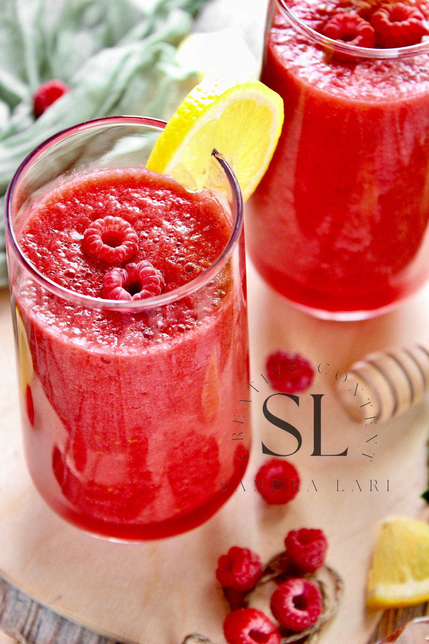 Raw Vegan Raspberry-Lemon Smoothie - Set 2 of 4