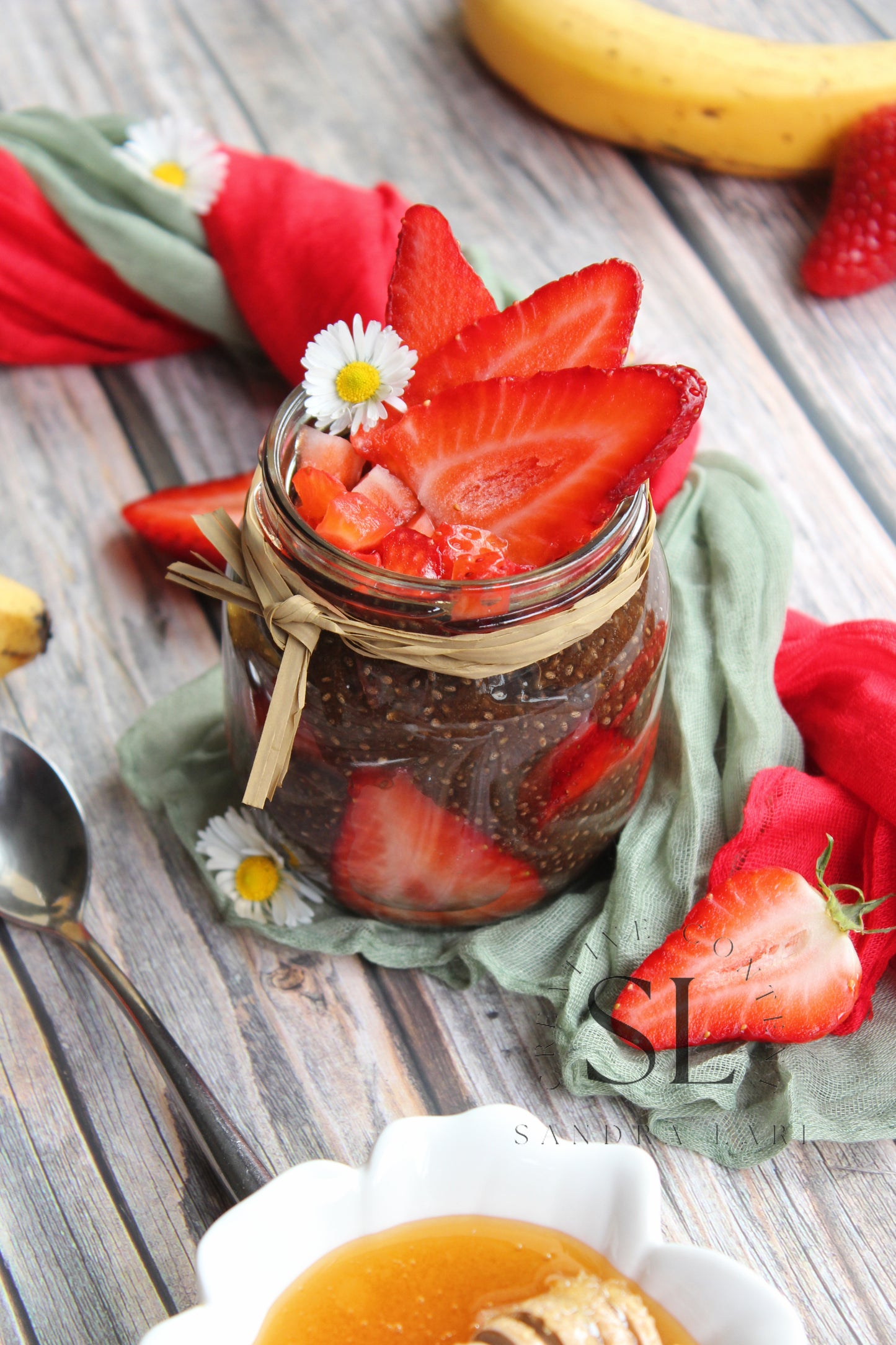 Raw Strawberry & Carob Chia Pudding - Set 3 of 3