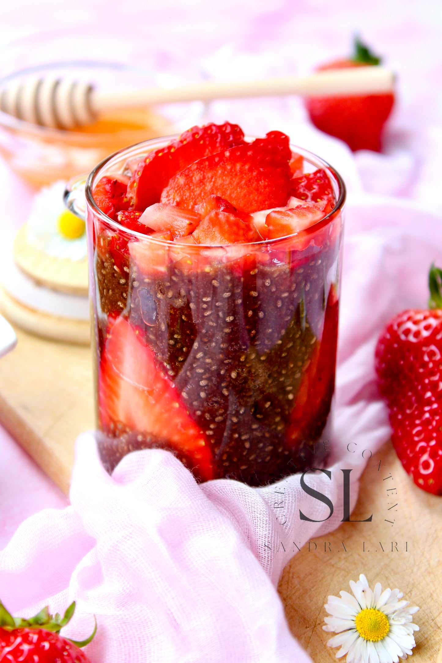 Raw Strawberry & Carob Chia Pudding - Set 2 of 3
