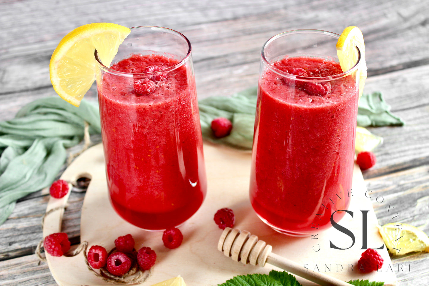 Raw Vegan Raspberry-Lemon Smoothie - Set 2 of 4