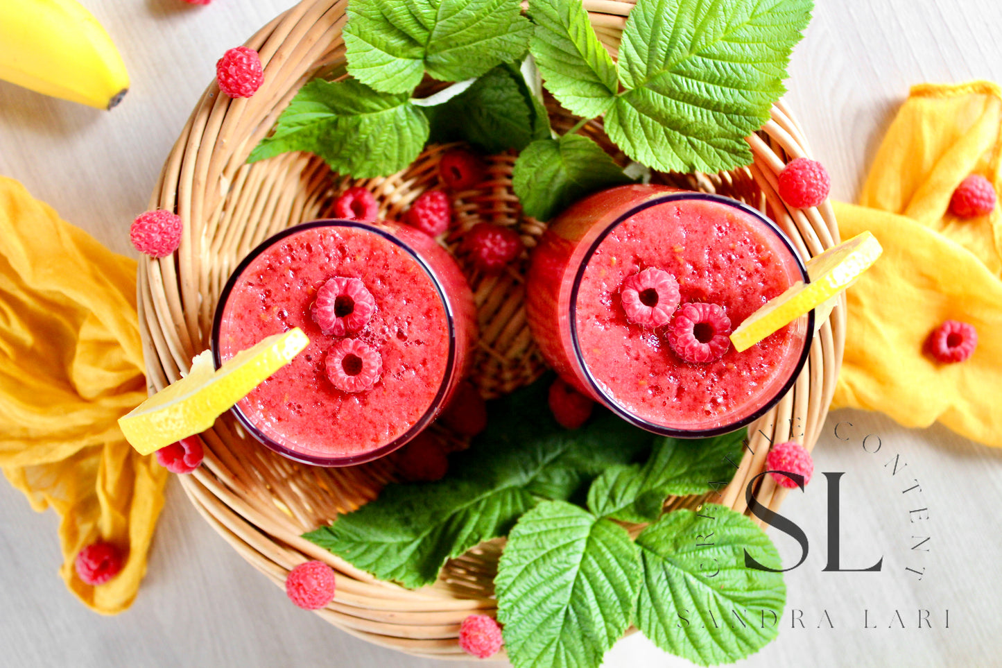 Raw Vegan Raspberry-Lemon Smoothie - Set 3 of 4