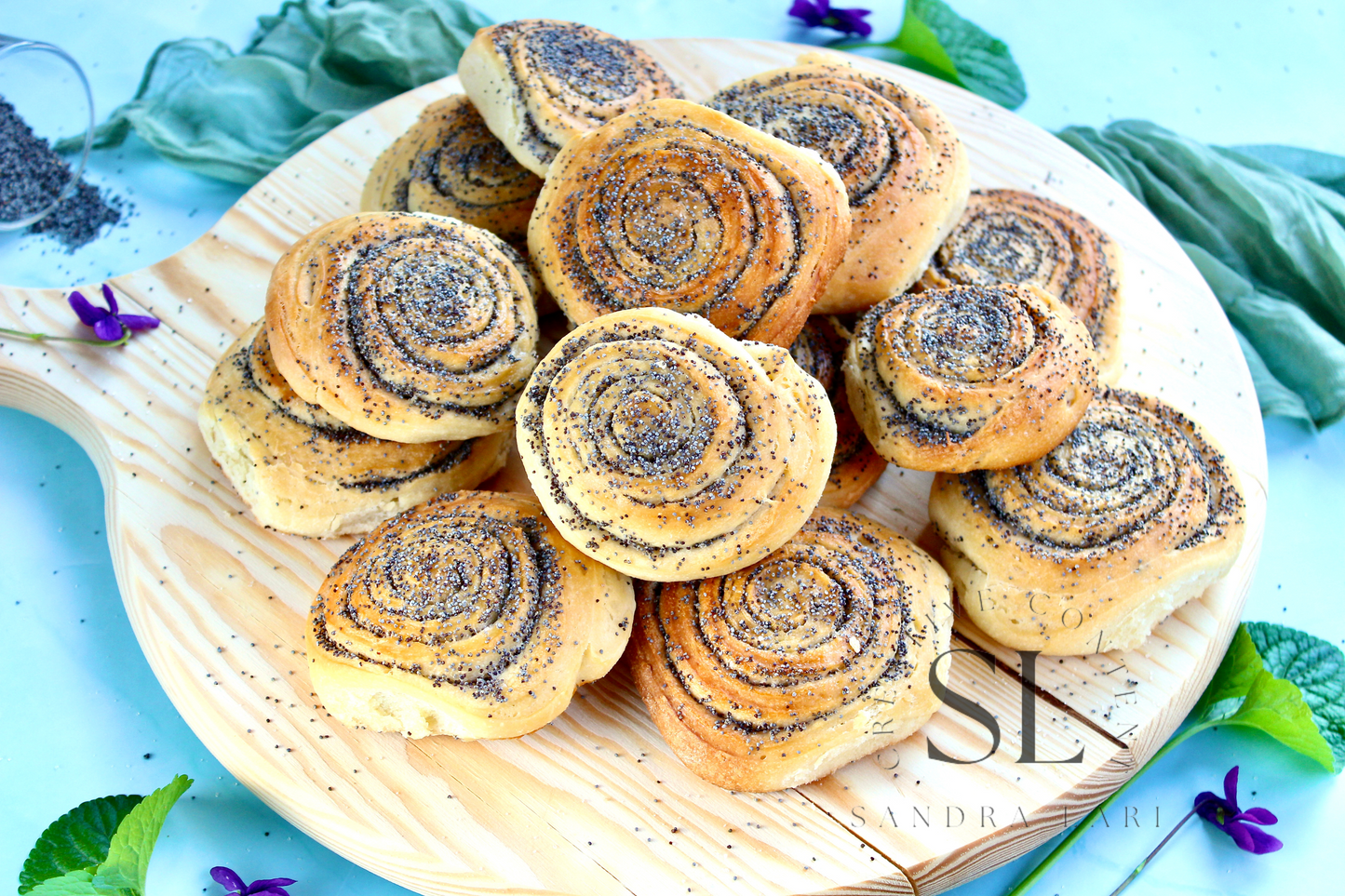 Poppy Seed Rolls with Mother Yeast - Set 1 of 3