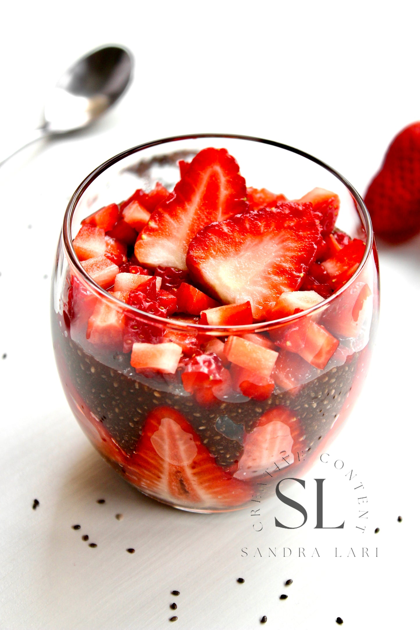 Raw Strawberry & Carob Chia Pudding - Set 3 of 3