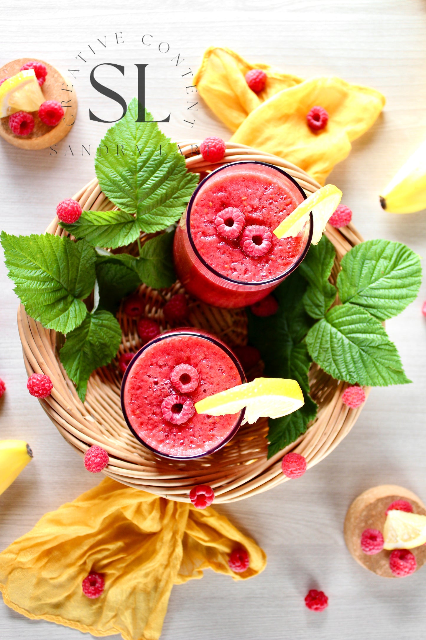 Raw Vegan Raspberry-Lemon Smoothie - Set 3 of 4