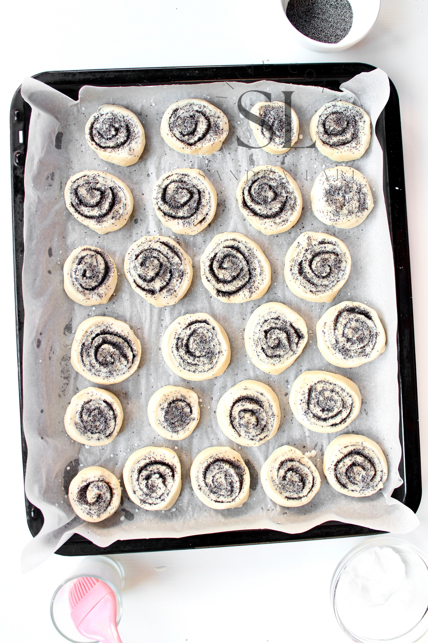 Poppy Seed Rolls with Mother Yeast - Set 1 of 3