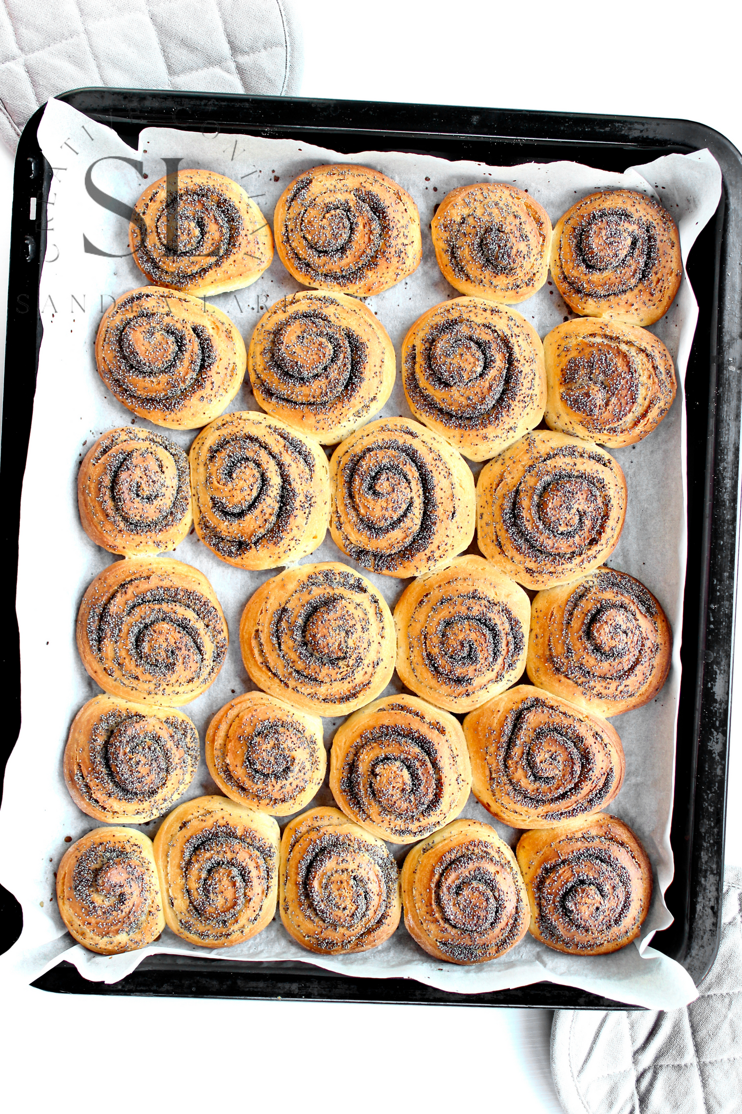 Poppy Seed Rolls with Mother Yeast - Set 2 of 3