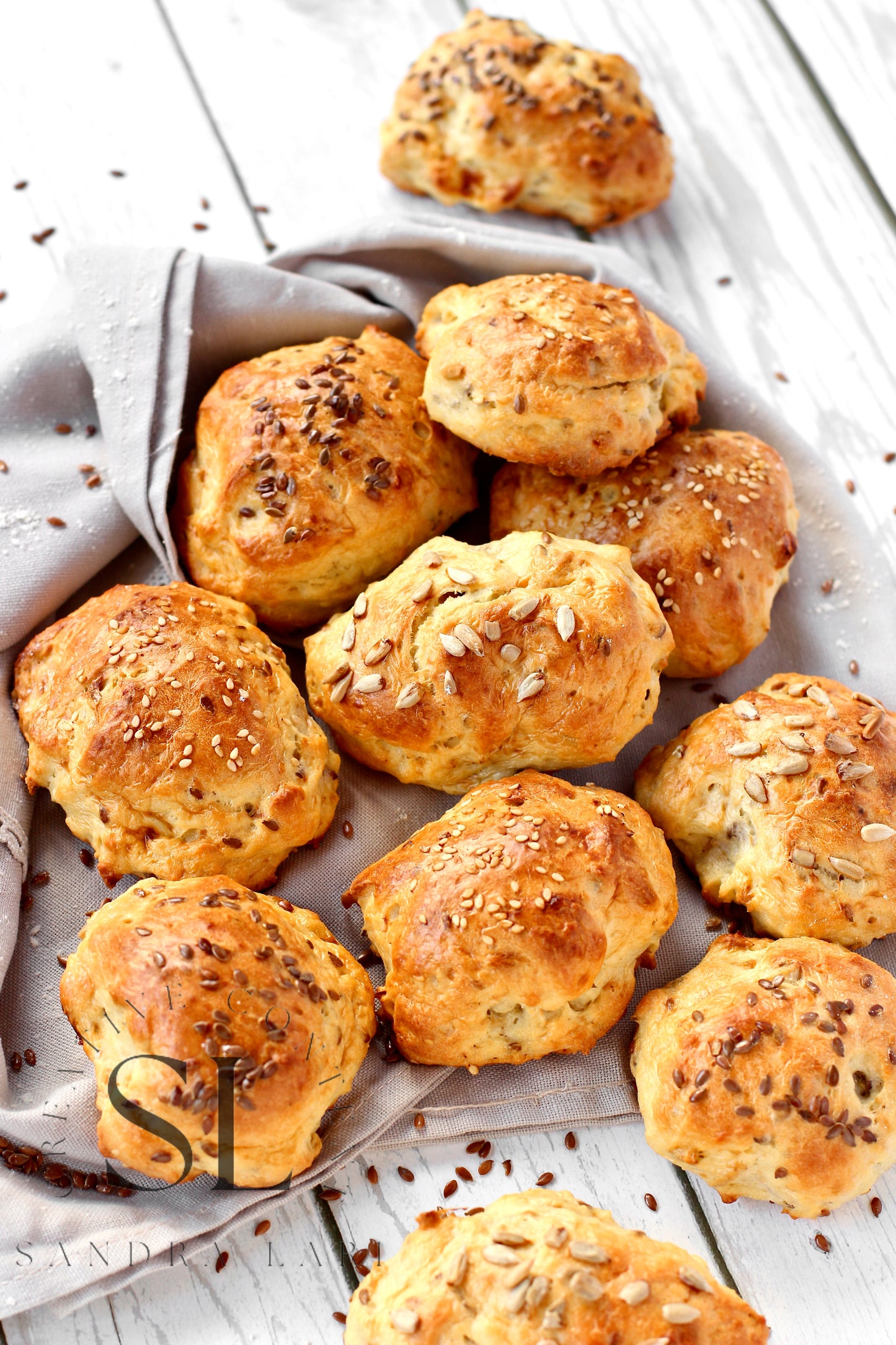 Rustic No Yeast Bread Mini Rolls - Set 1 of 4