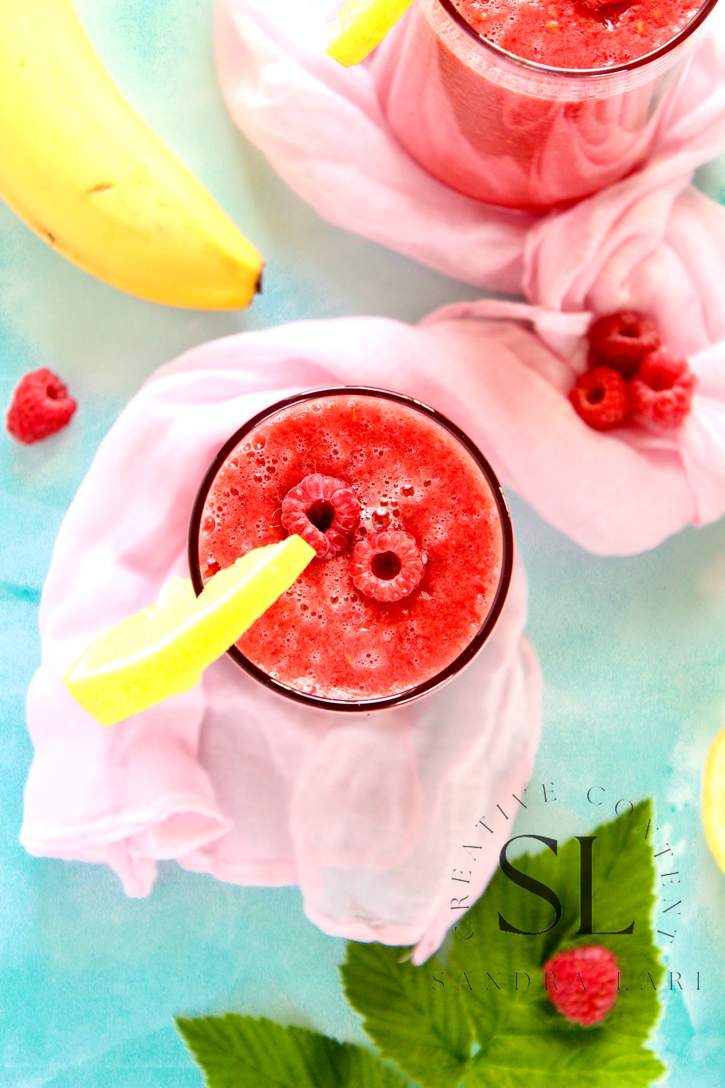 Raw Vegan Raspberry-Lemon Smoothie - Set 1 of 4