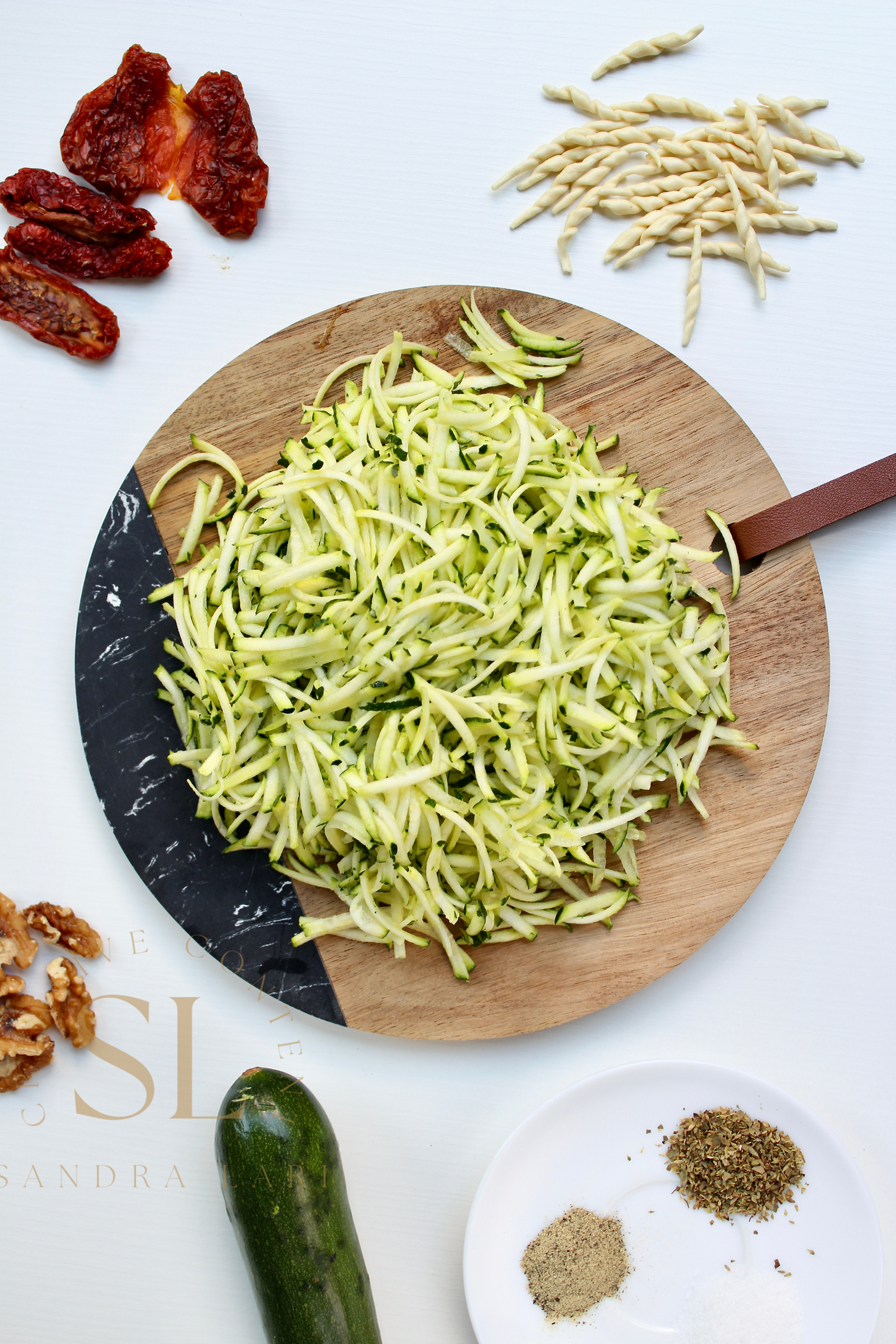 Vegan Pasta with Zucchine, Dry Tomatoes and Walnuts - Set 2 of 3