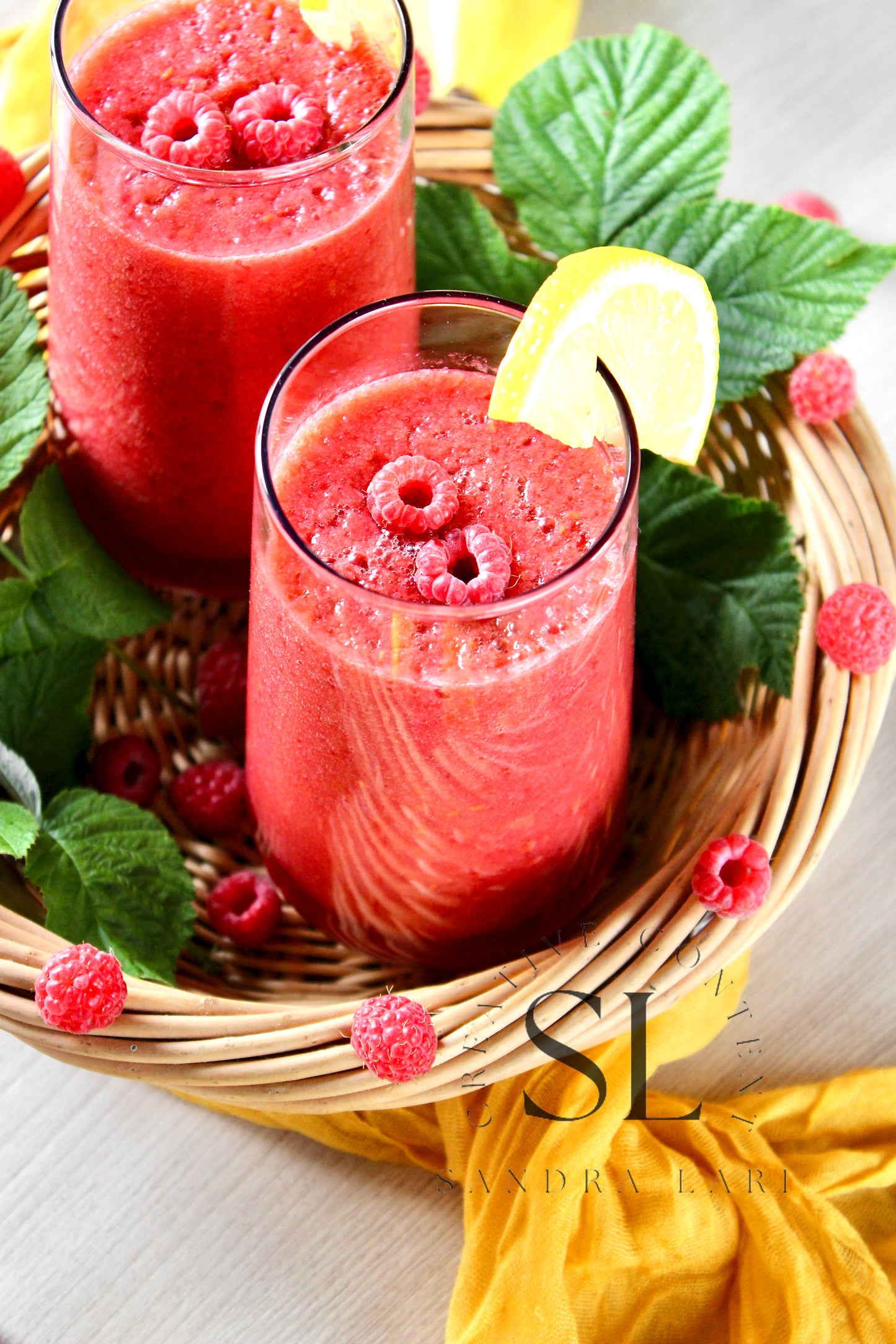 Raw Vegan Raspberry-Lemon Smoothie - Set 3 of 4