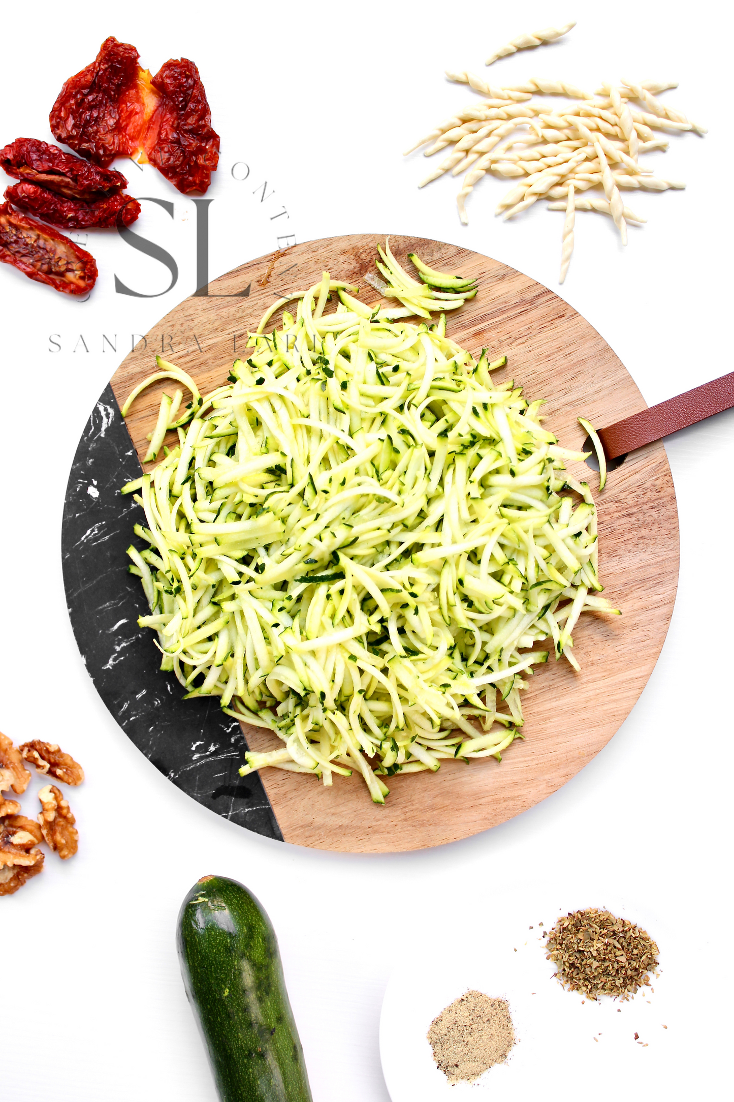 Vegan Pasta with Zucchine, Dry Tomatoes and Walnuts - Set 2 of 3