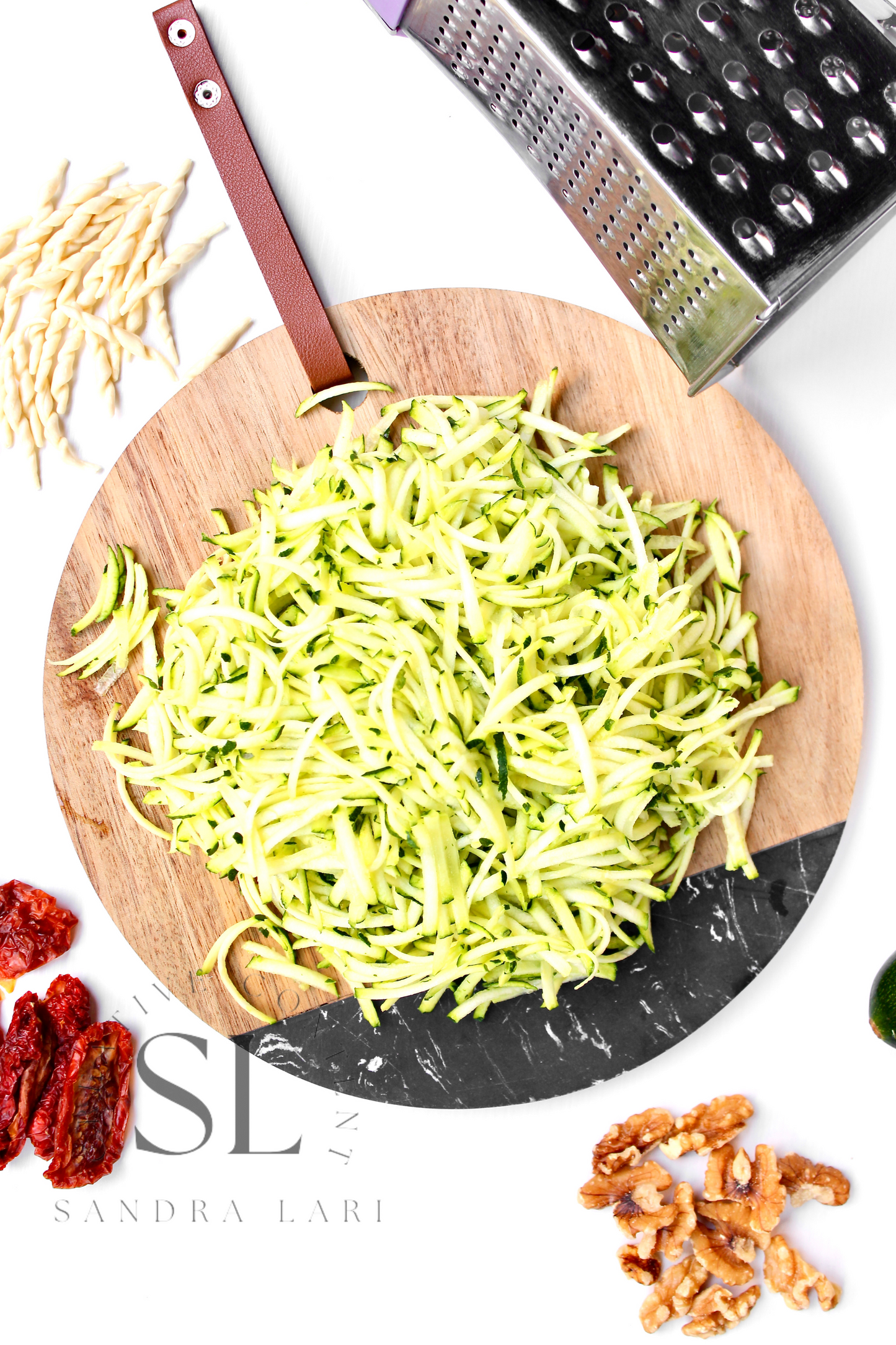 Vegan Pasta with Zucchine, Dry Tomatoes and Walnuts - Set 2 of 3
