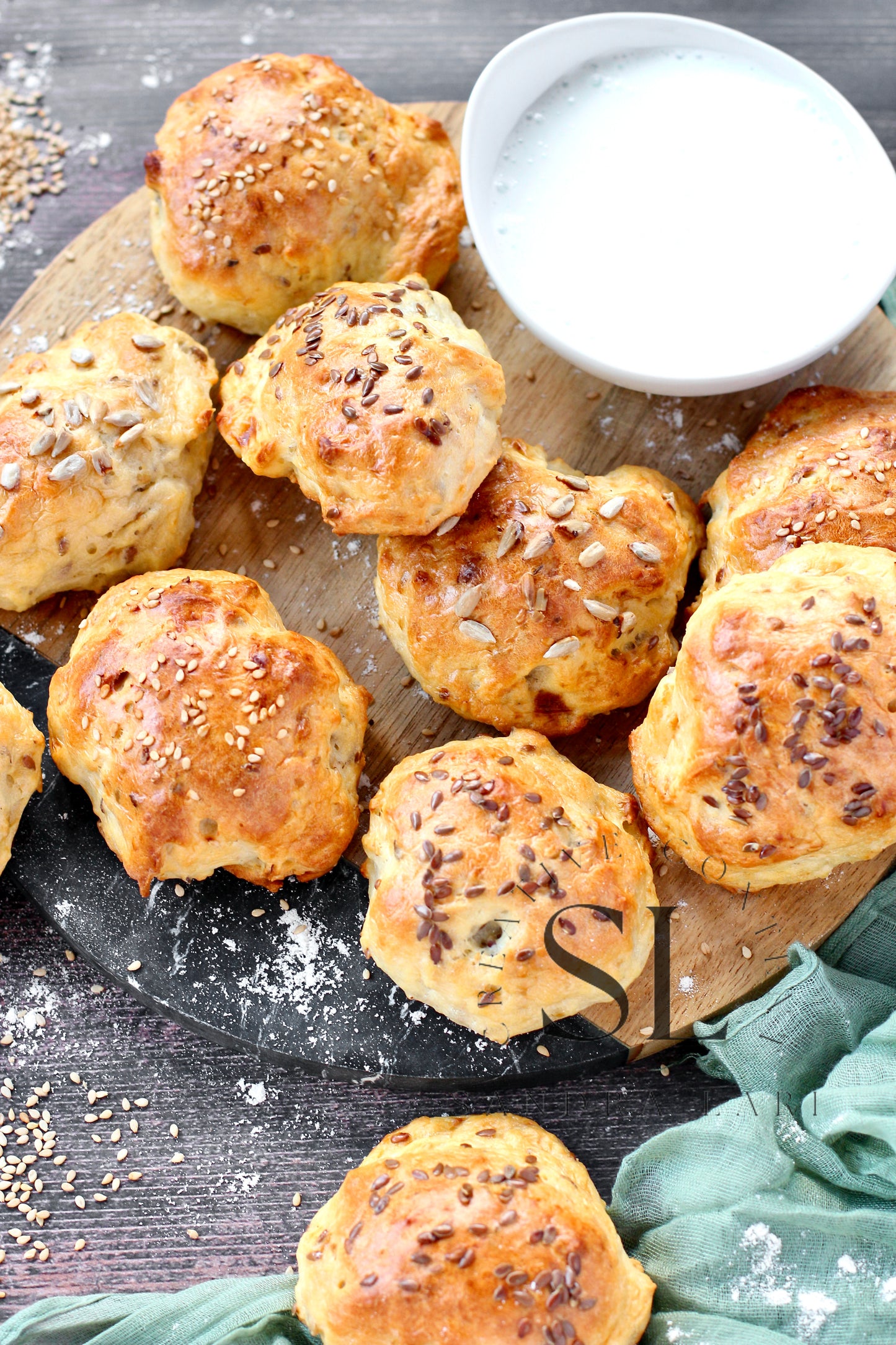 Rustic No Yeast Bread Mini Rolls - Set 2 of 4