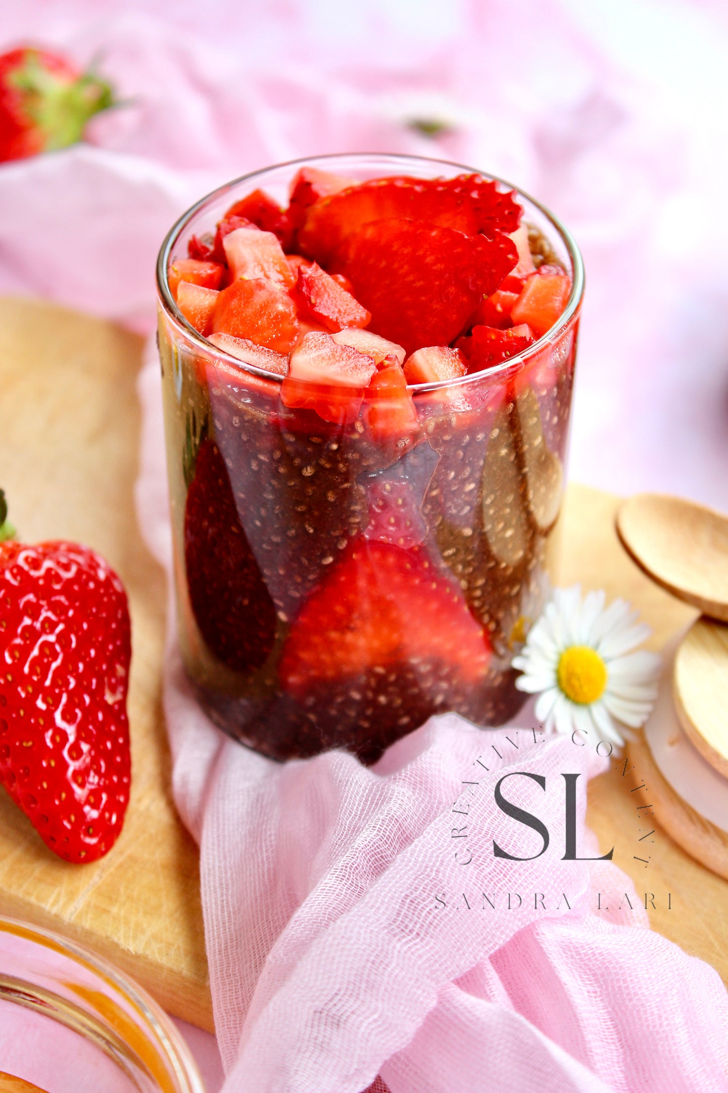 Raw Strawberry & Carob Chia Pudding - Set 2 of 3