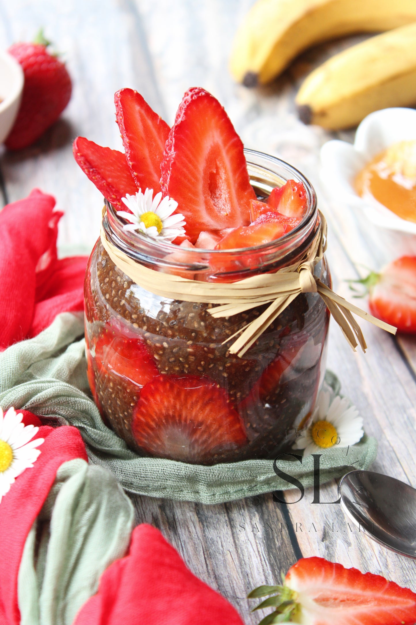 Raw Strawberry & Carob Chia Pudding - Set 3 of 3