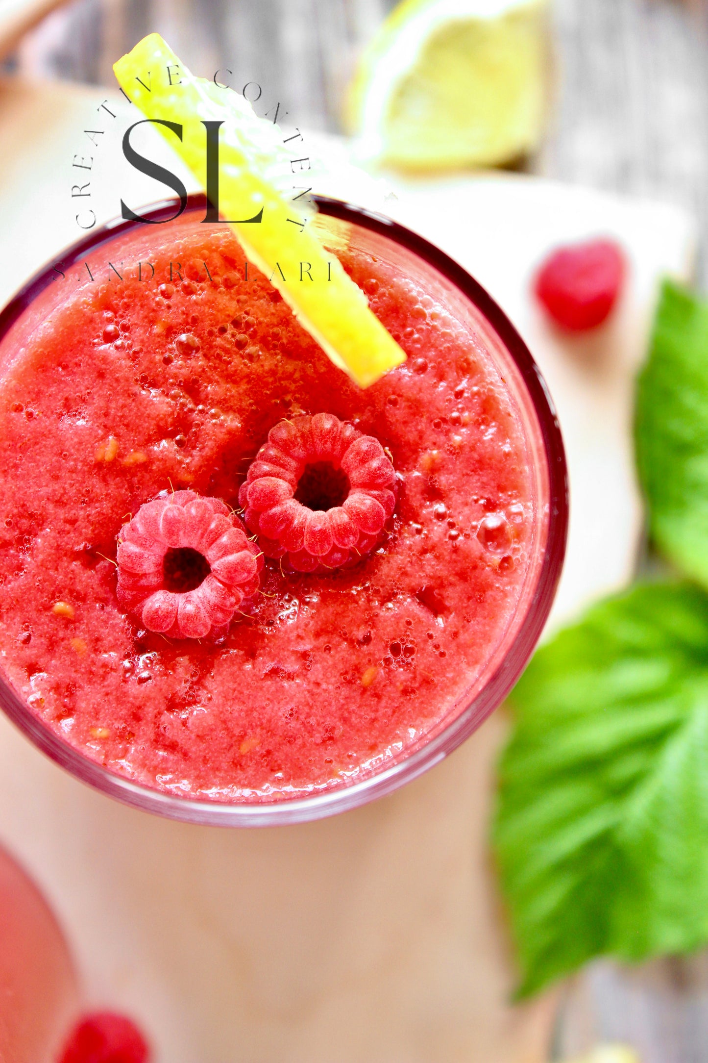 Raw Vegan Raspberry-Lemon Smoothie - Set 2 of 4