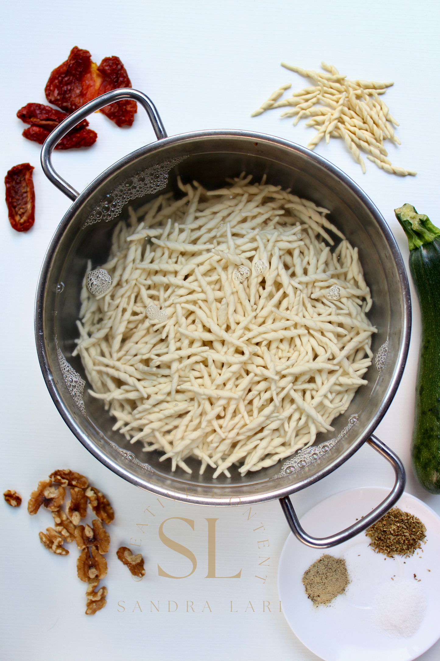 Vegan Pasta with Zucchine, Dry Tomatoes and Walnuts - Set 1 of 3