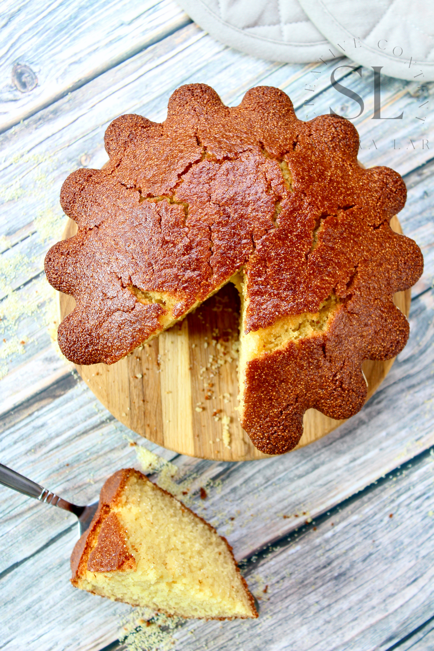 Healthy Eggless Semolina Cake Set 1 of 2