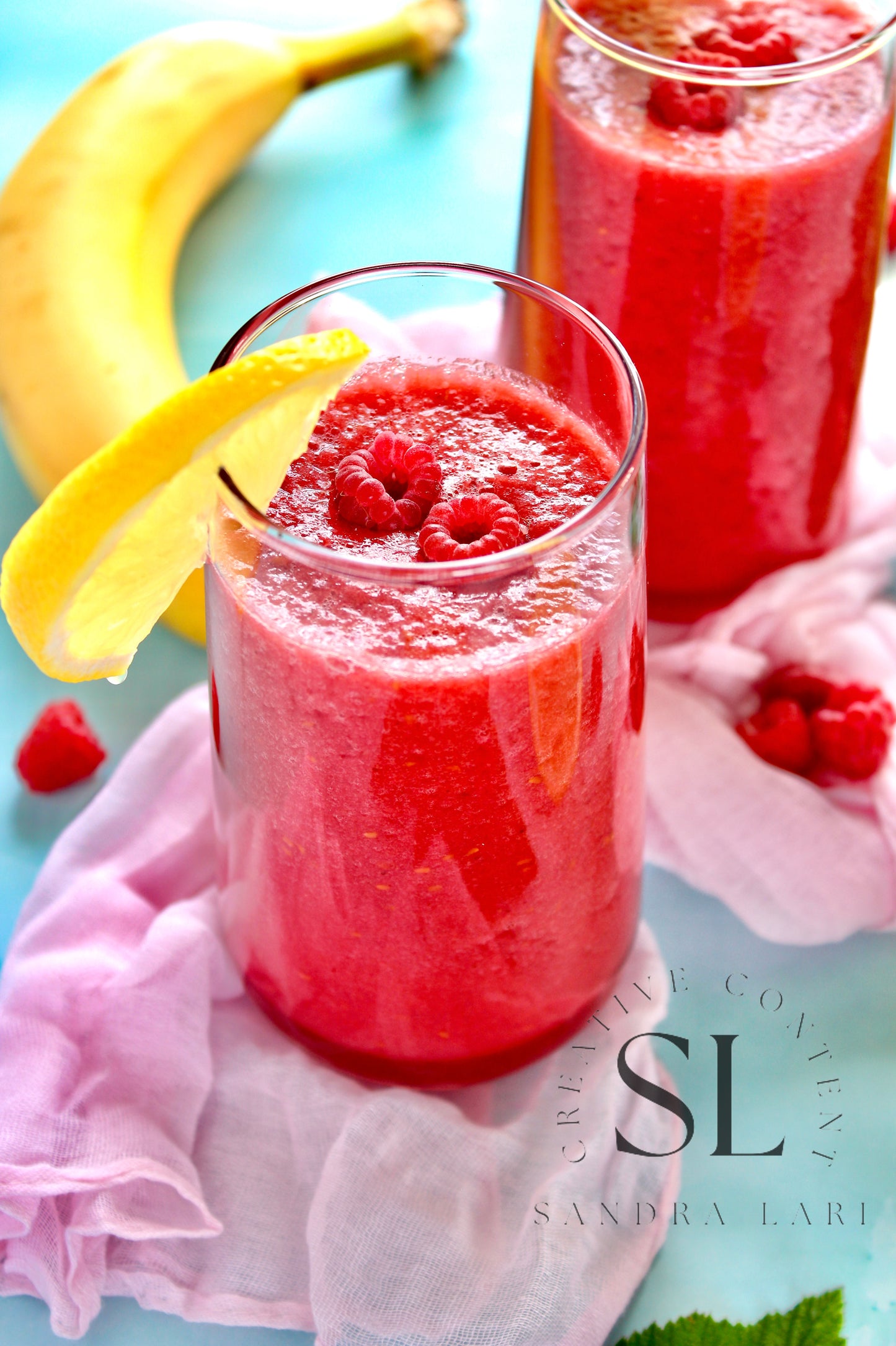 Raw Vegan Raspberry-Lemon Smoothie - Set 1 of 4