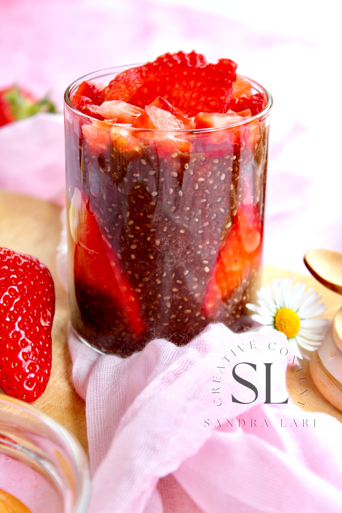 Raw Strawberry & Carob Chia Pudding - Set 2 of 3