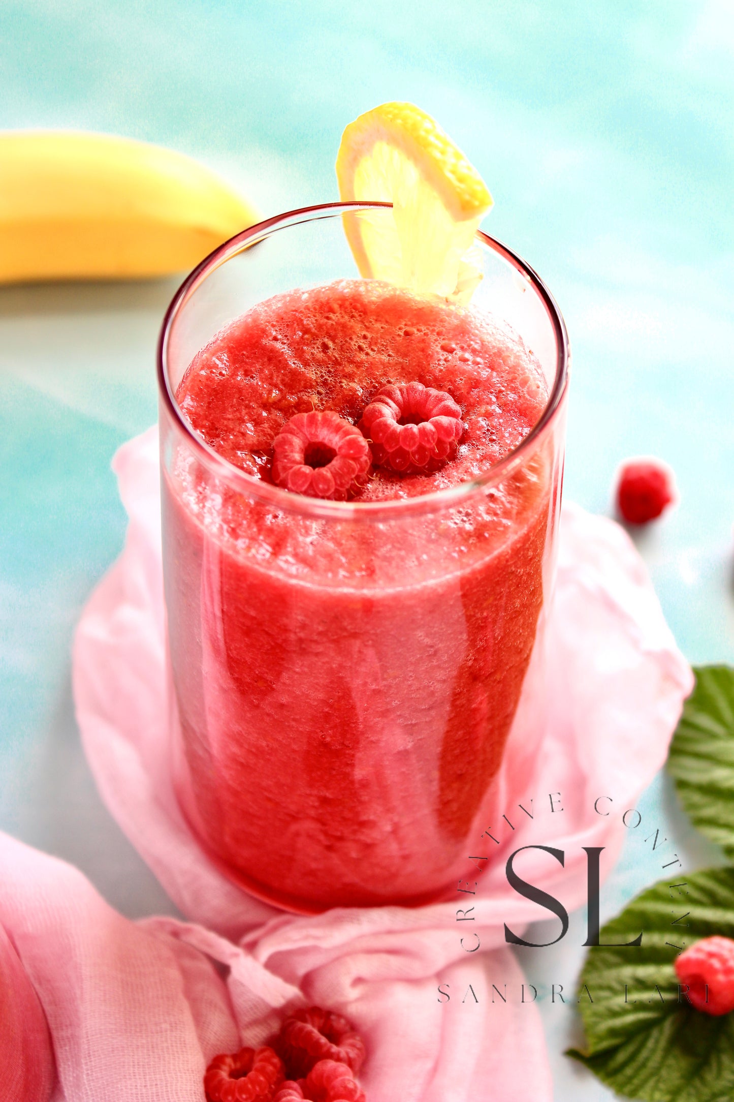 Raw Vegan Raspberry-Lemon Smoothie - Set 1 of 4