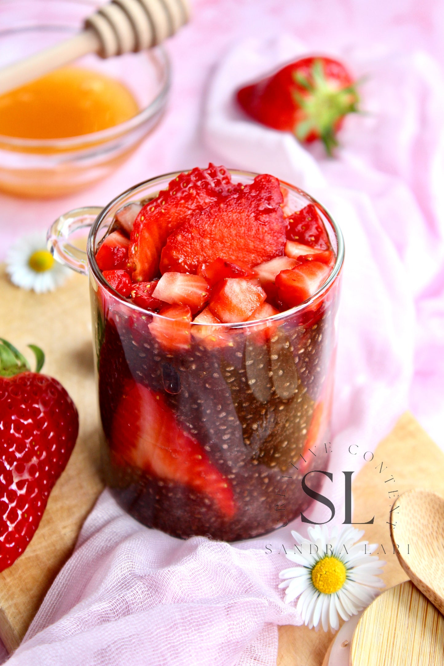 Raw Strawberry & Carob Chia Pudding - Set 2 of 3