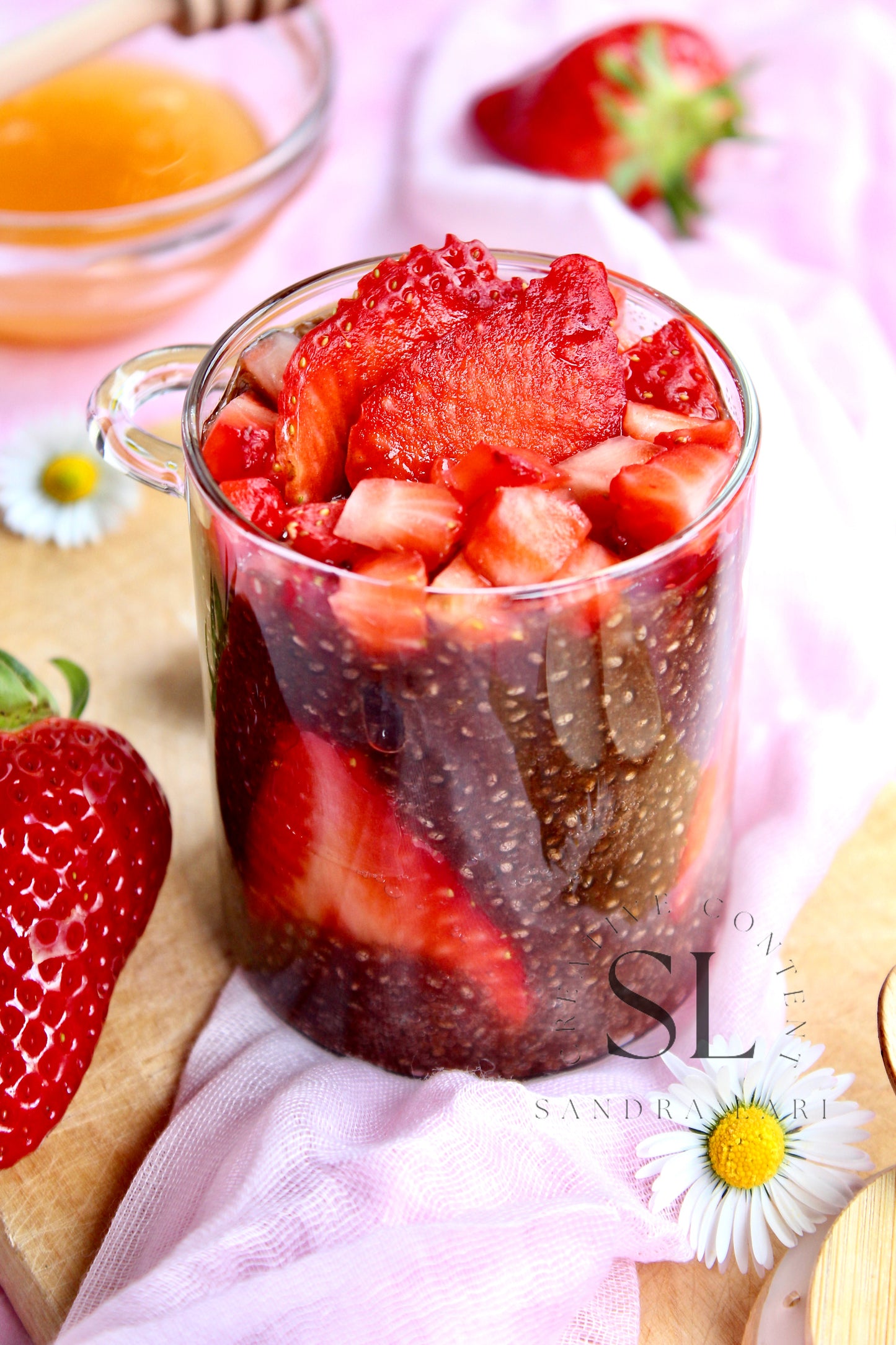 Raw Strawberry & Carob Chia Pudding - Set 2 of 3