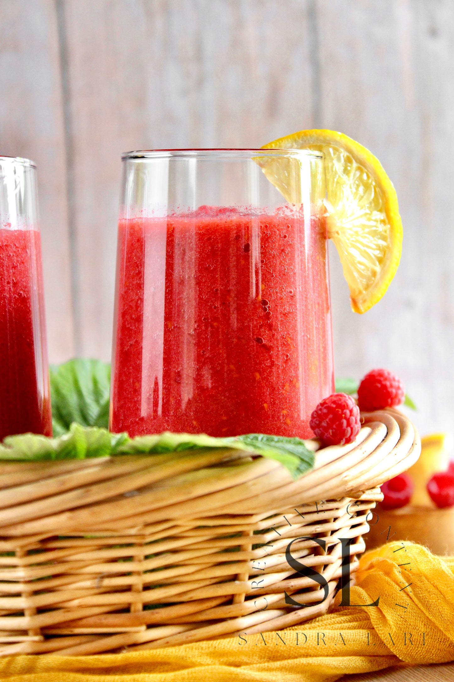 Raw Vegan Raspberry-Lemon Smoothie - Set 3 of 4