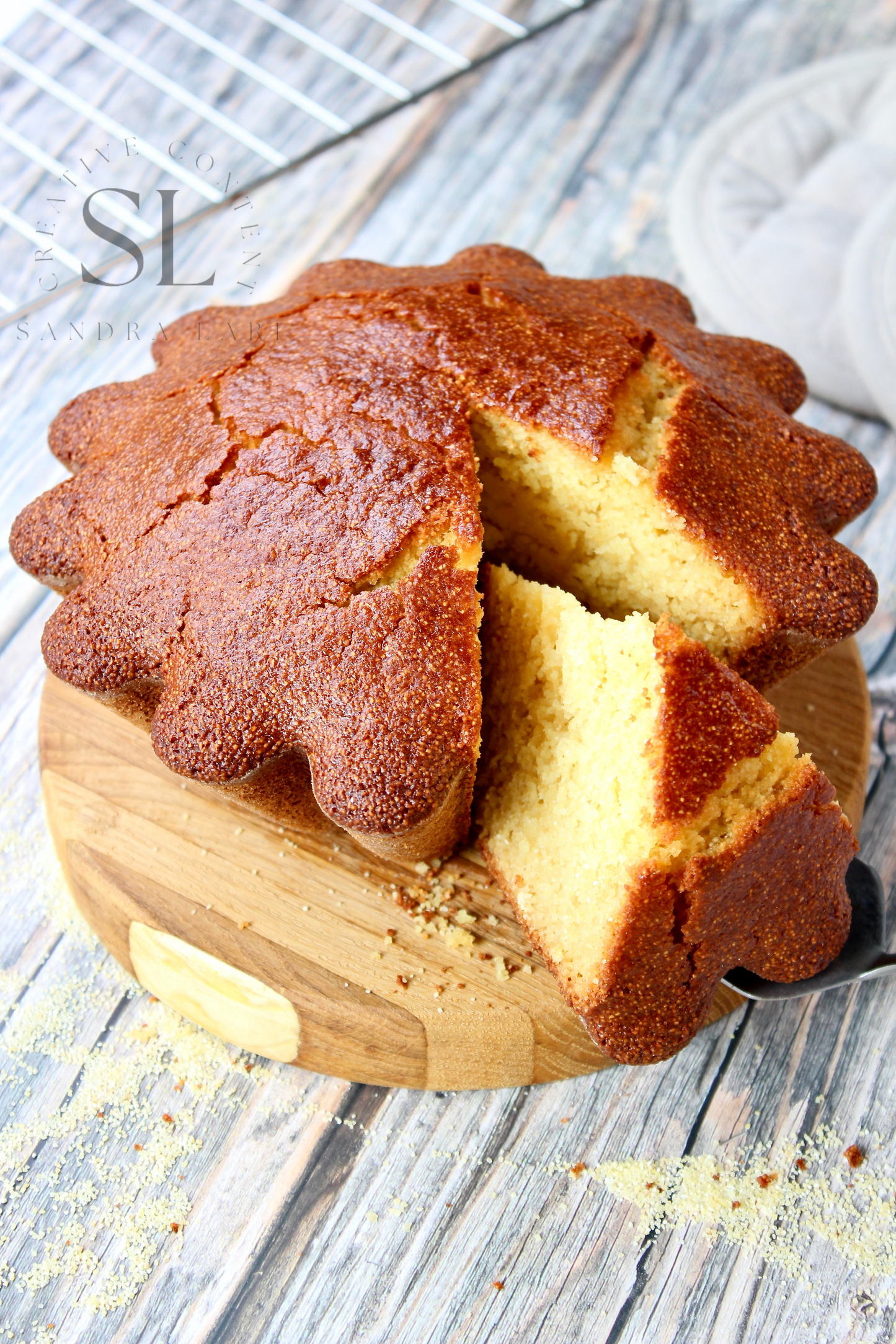 Healthy Eggless Semolina Cake Set 1 of 2