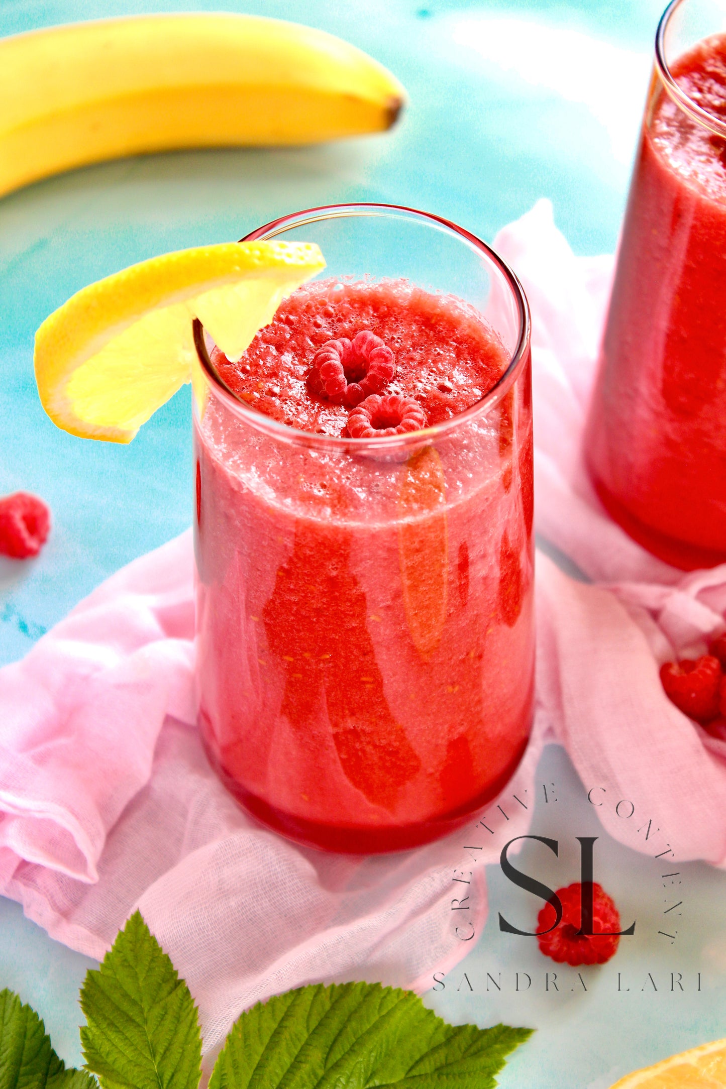 Raw Vegan Raspberry-Lemon Smoothie - Set 1 of 4