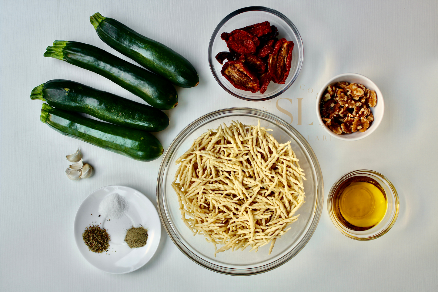 Vegan Pasta with Zucchine, Dry Tomatoes and Walnuts - Set 2 of 3